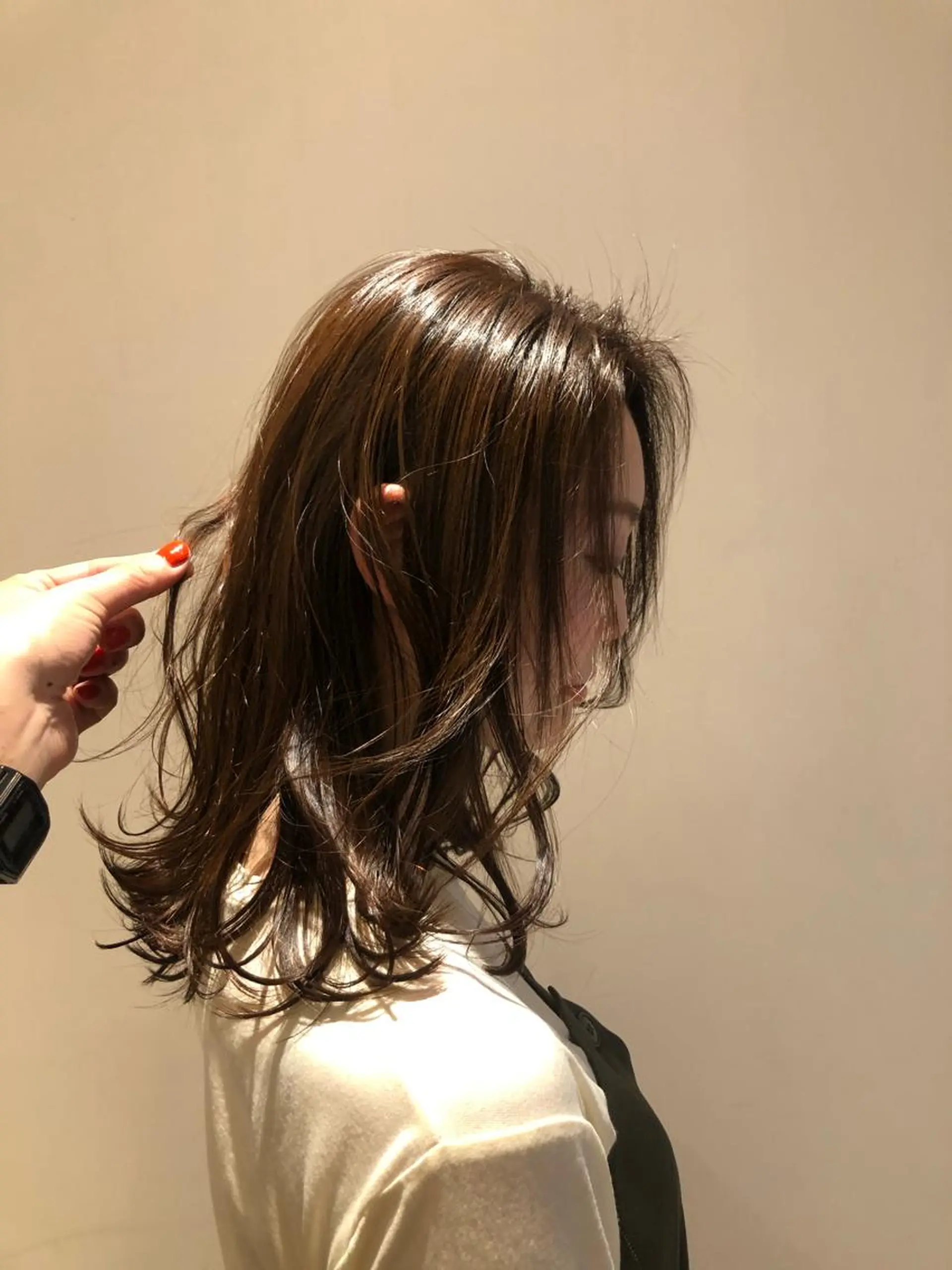 ミディアム カラー パーマ ヘアアレンジ レイヤーカット ヘアカラー トリートメント 顔周りカット・相談 レイヤーも◎しずくのヘアスタイル