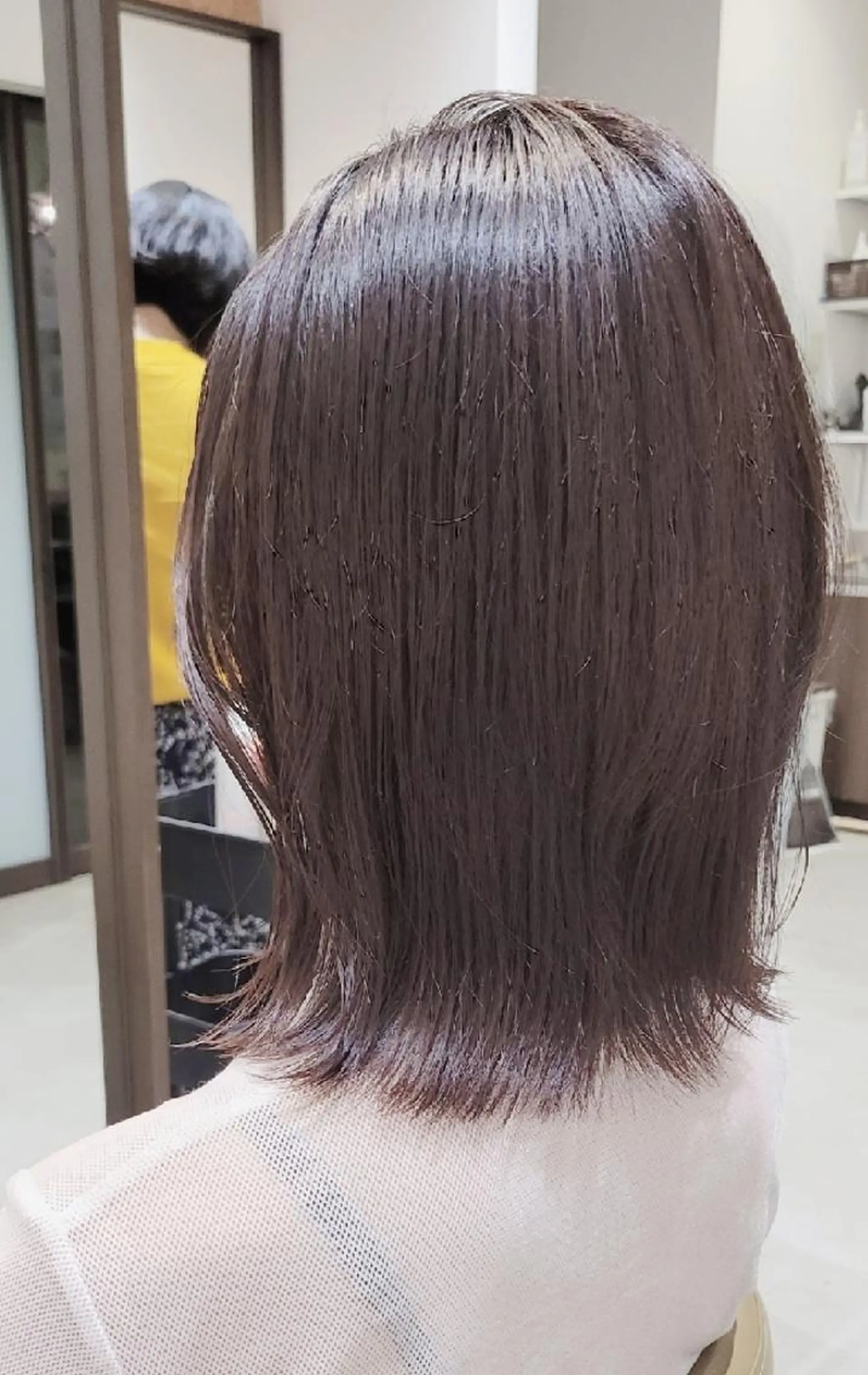 ミディアム カラー アッシュ ラベンダーカラー ラベンダーアッシュ 外ハネヘア カット ヘアカラー トリートメント 尾澤 尚希のヘアスタイル
