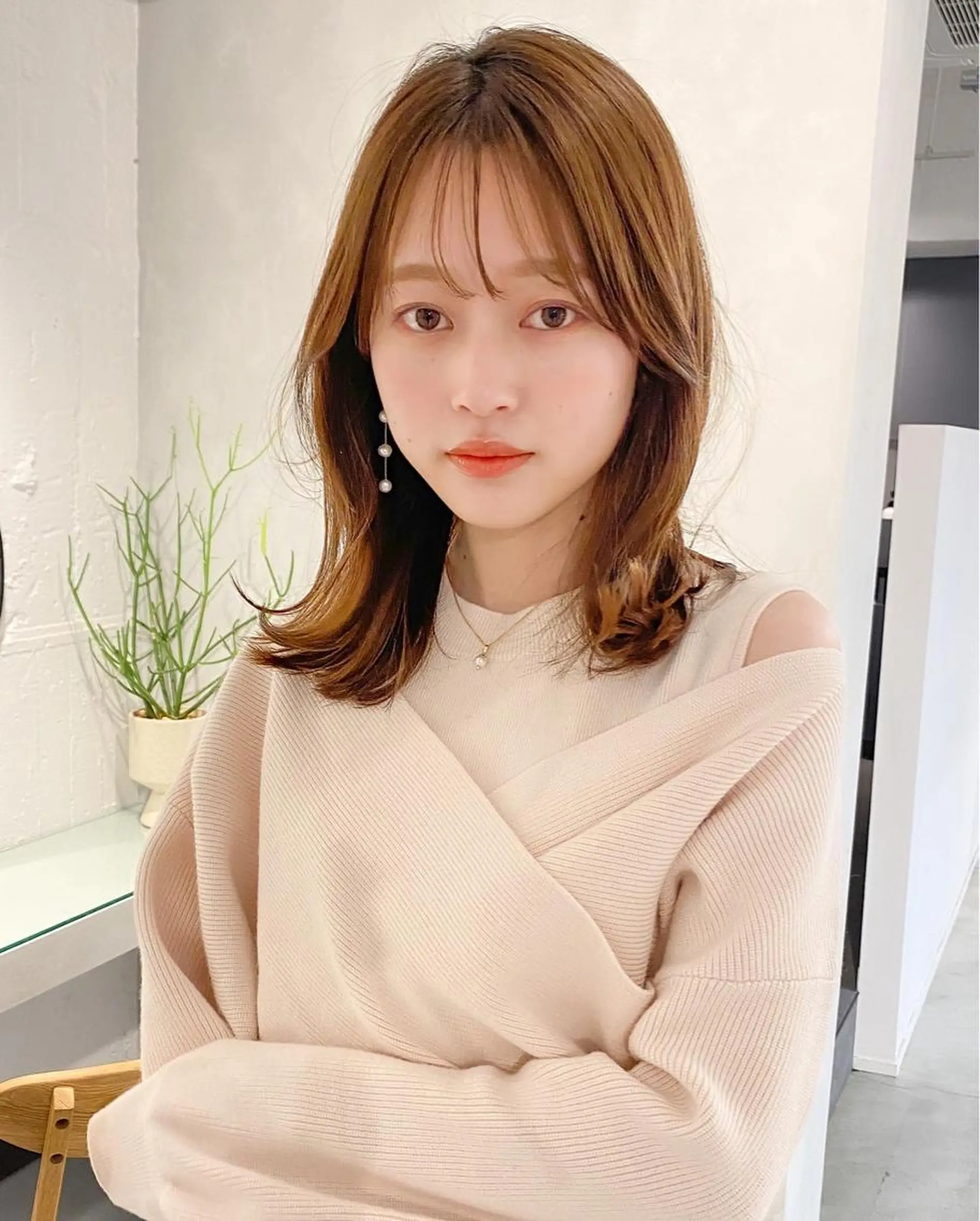 ミディアム パーマ ミディアムパーマ くびれヘア 韓国風ヘア カット ヘアカラー パーマ トリートメント レイヤーカットのプロ 大人ヘア宮森貴志のヘアスタイル