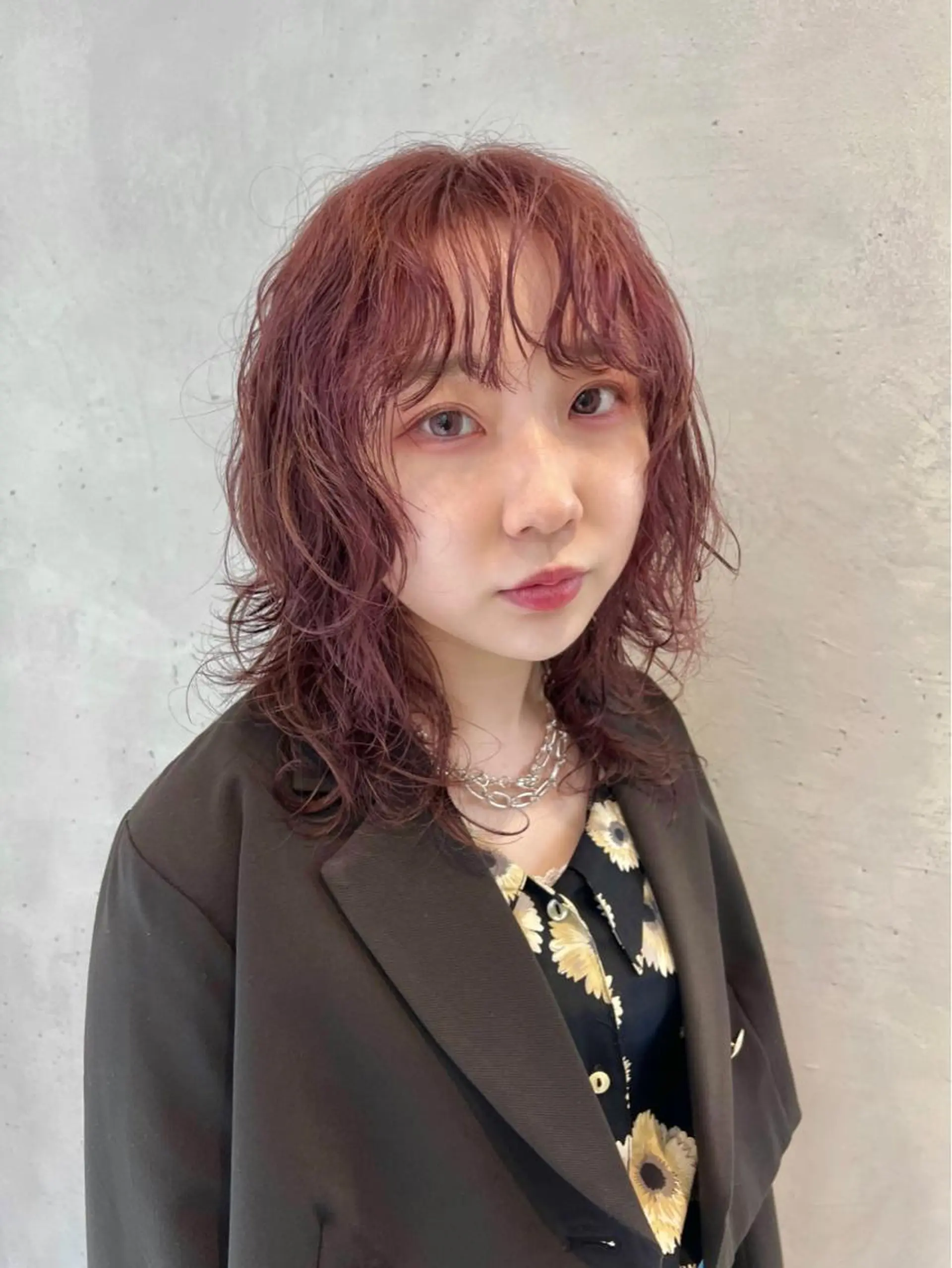 セミロング カラー パーマ ブリーチ ブリーチなしカラー ピンクカラー カット ヘアカラー トリートメント 宮永 智香のヘアスタイル