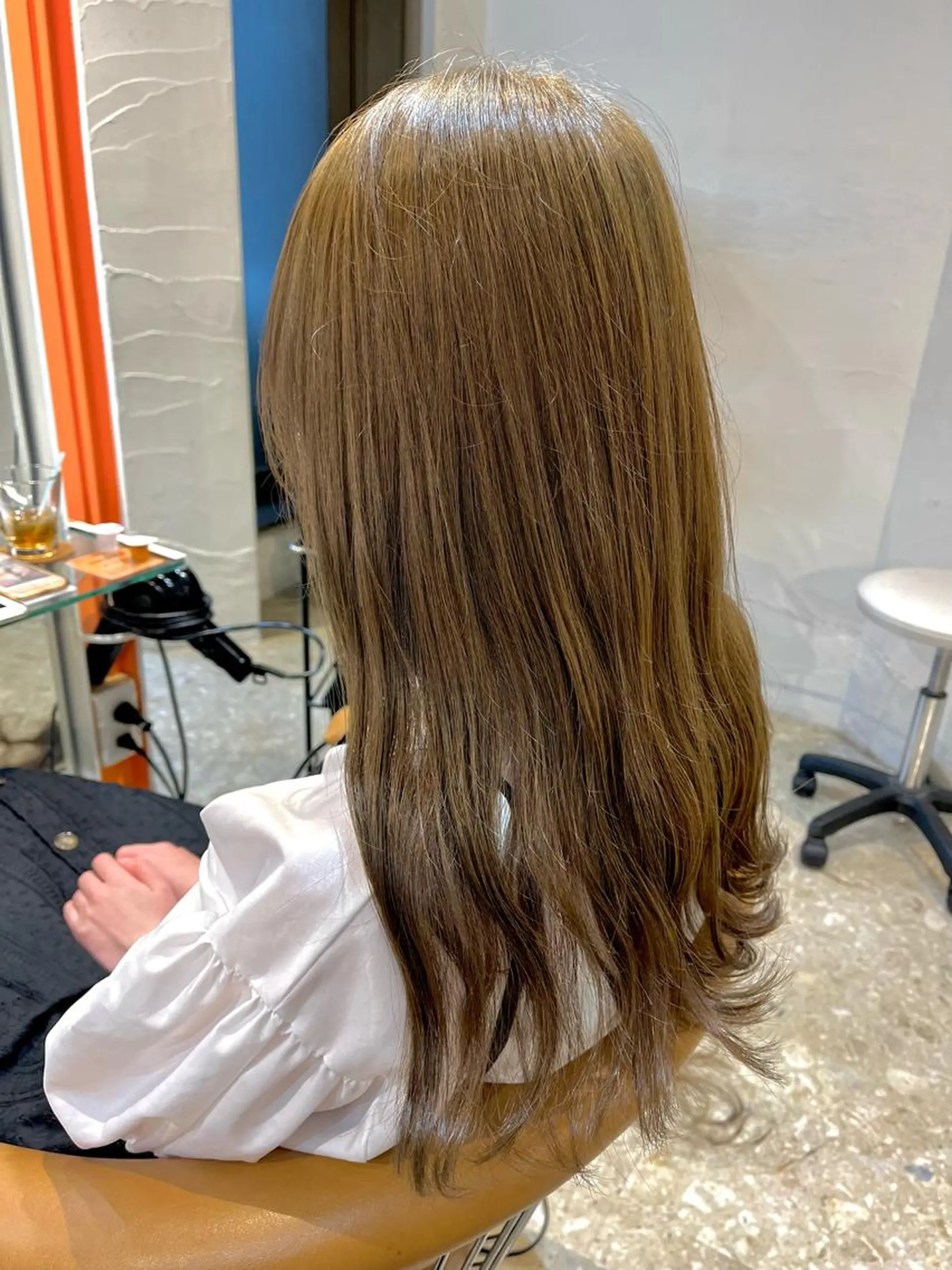 セミロング カラー ブリーチ 透明感カラー ブリーチなしカラー ヘアカラー うしだ かおるのヘアスタイル