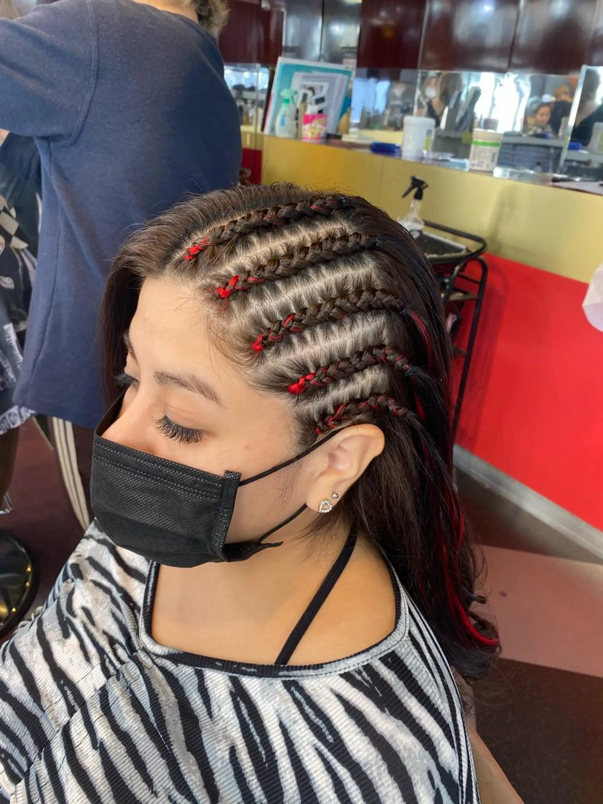 セミロング ヘアアレンジ 🌈ブリーチ コーンロウ🌈ENOのヘアスタイル