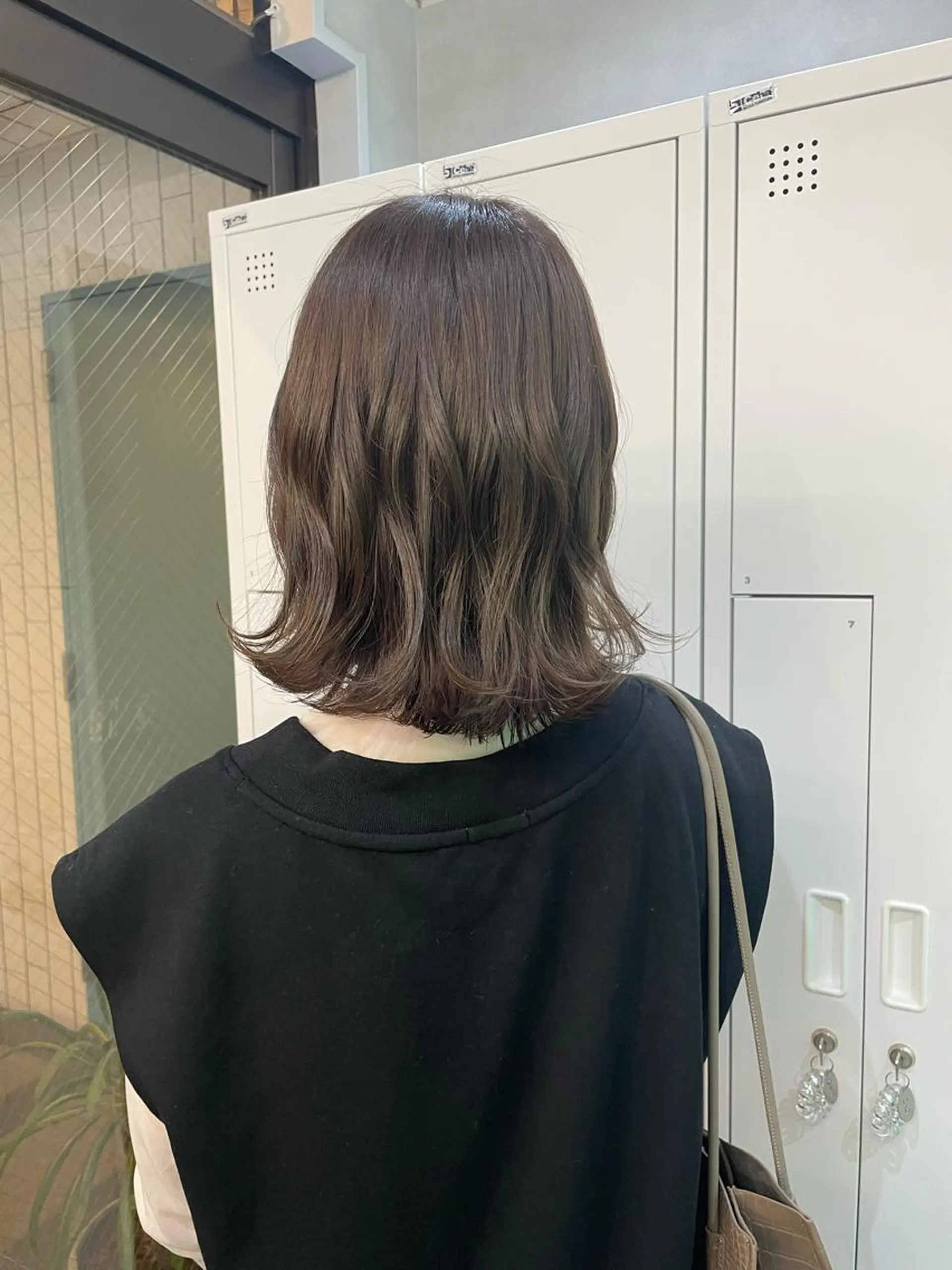 ミディアム カラー アッシュ アッシュブラウン ブラウンカラー カット ヘアカラー トリートメント ANNA 🧸のヘアスタイル
