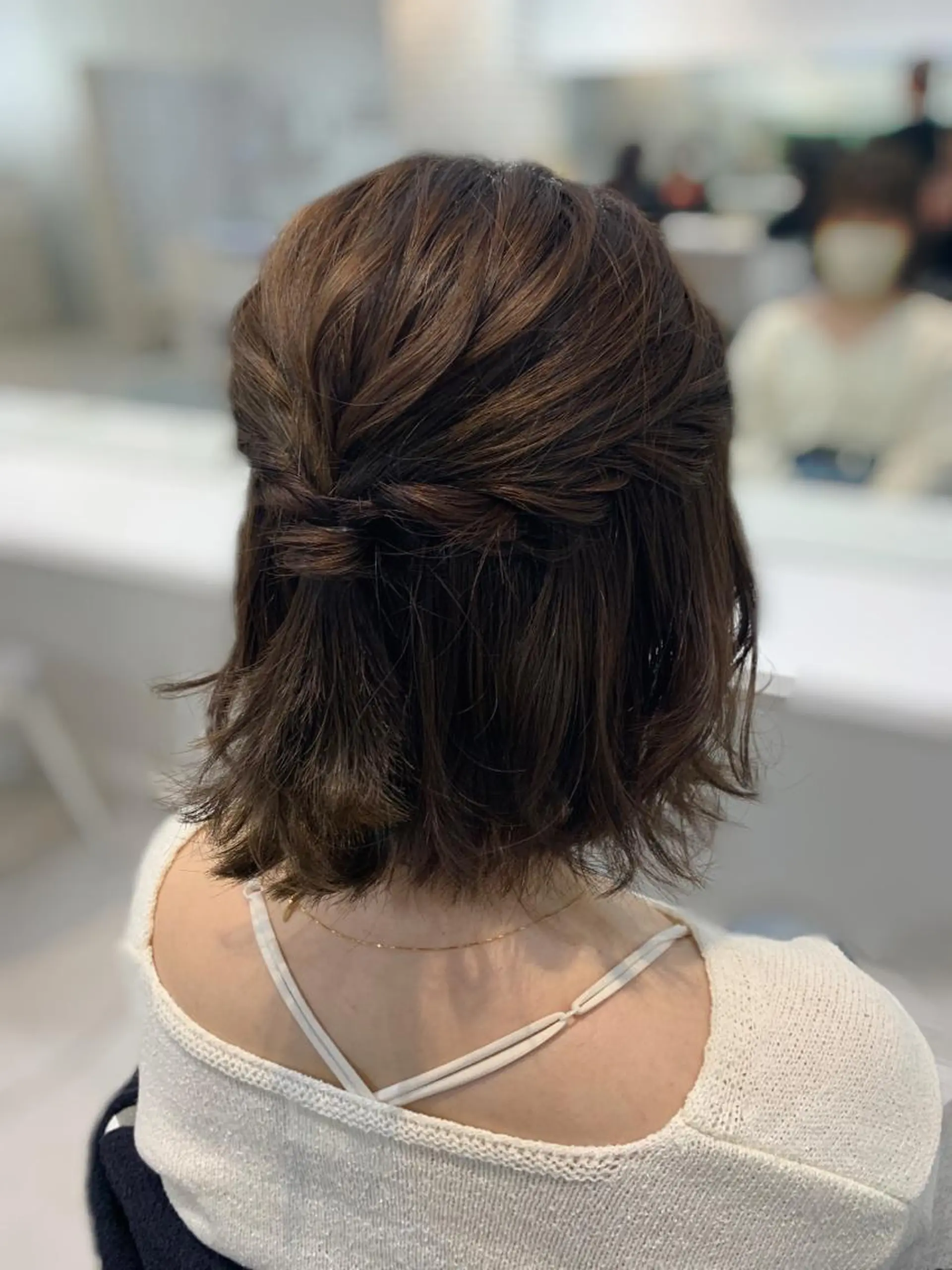 ショート ヘアアレンジ ハーフアップ ショートヘア SHIRAHA MOMONAのマツエク・マツパデザイン