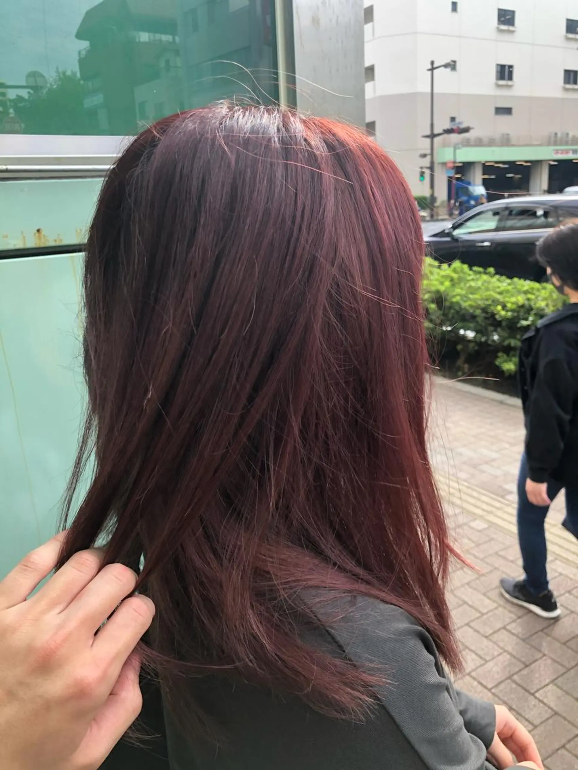 ミディアム カラー イルミナカラー ピンクカラー レッドカラー La fith hair shine所属・La fith 店長 城谷颯人のヘアスタイル