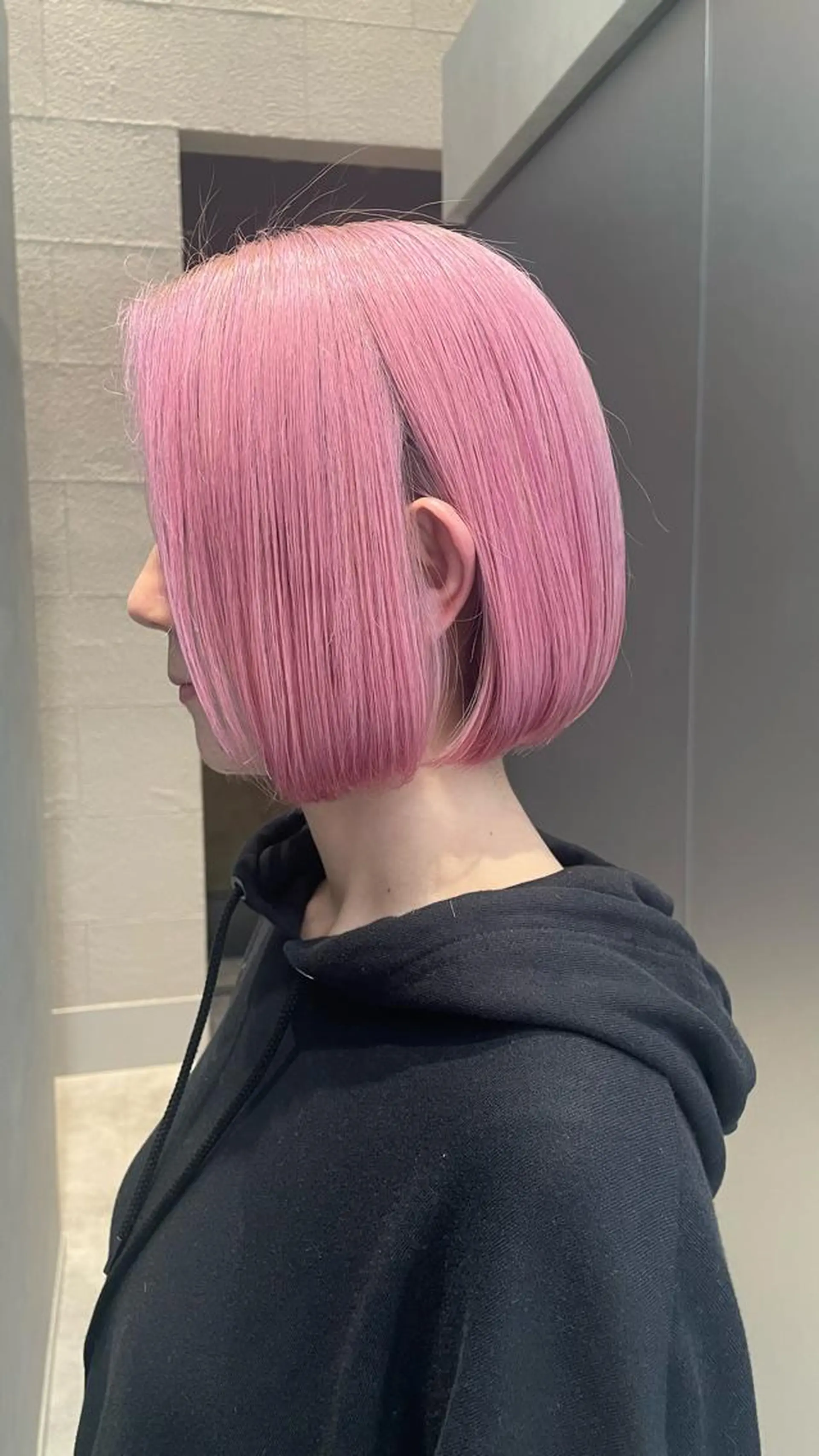 ショート カラー ハイトーンカラー ピンクカラー ボブ カット ヘアカラー トリートメント ヘアセット 韓国メンズヘア　ミル クティボブ　足立佳代のヘアスタイル