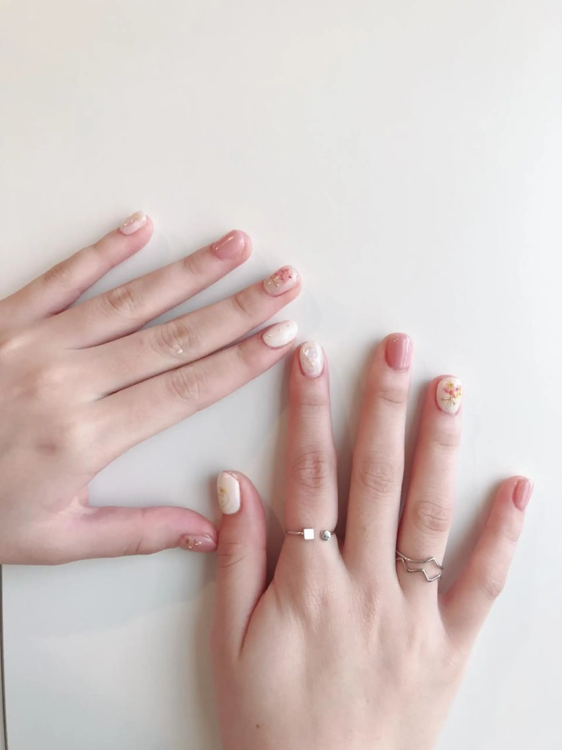 ネイル フラワーネイル ホワイト pipi..所属・pipi ..のネイルデザイン