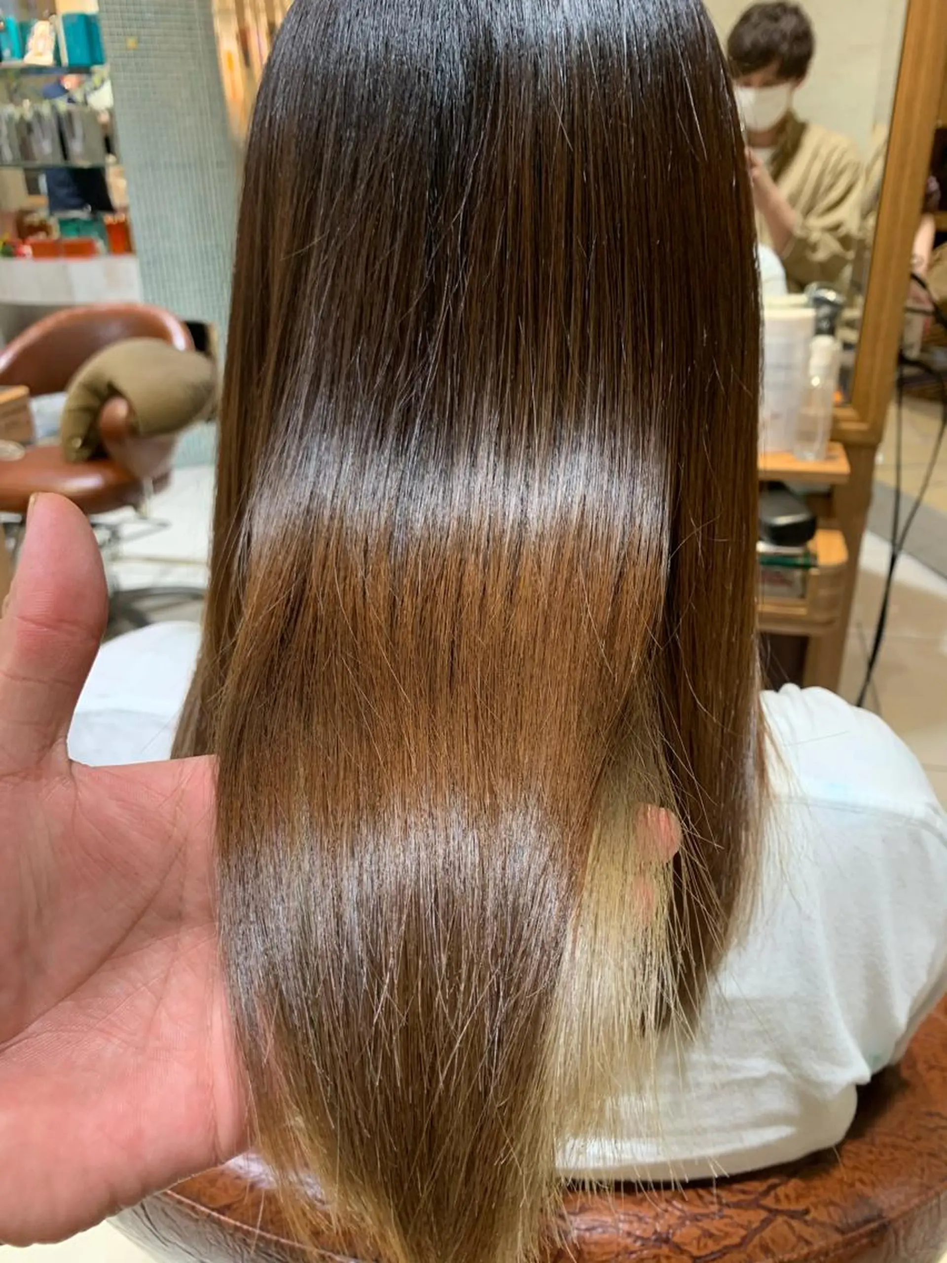 セミロング 新宿メンズパーマ特化 メンズバレイヤージュのヘアスタイル