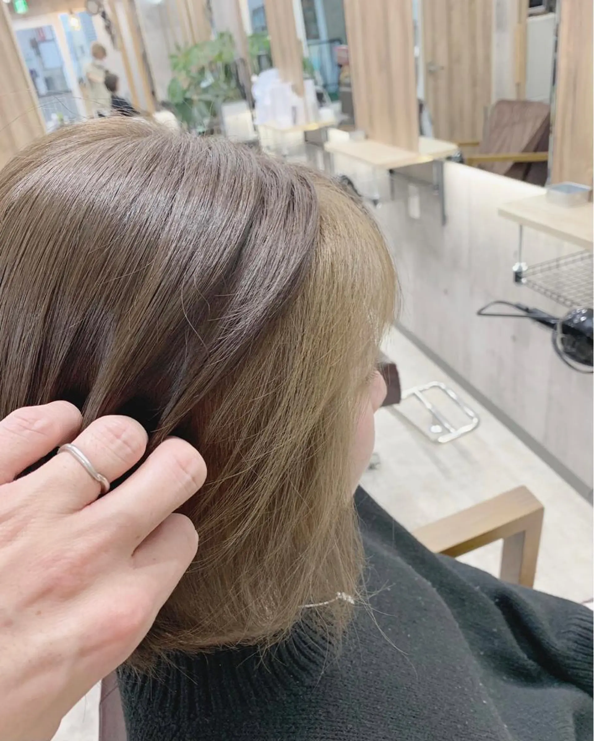 ショート カラー バレイヤージュ ミストバング ブリーチ ケアブリーチ ダブルカラー ヘアカラー hair salon mementoのヘアスタイル