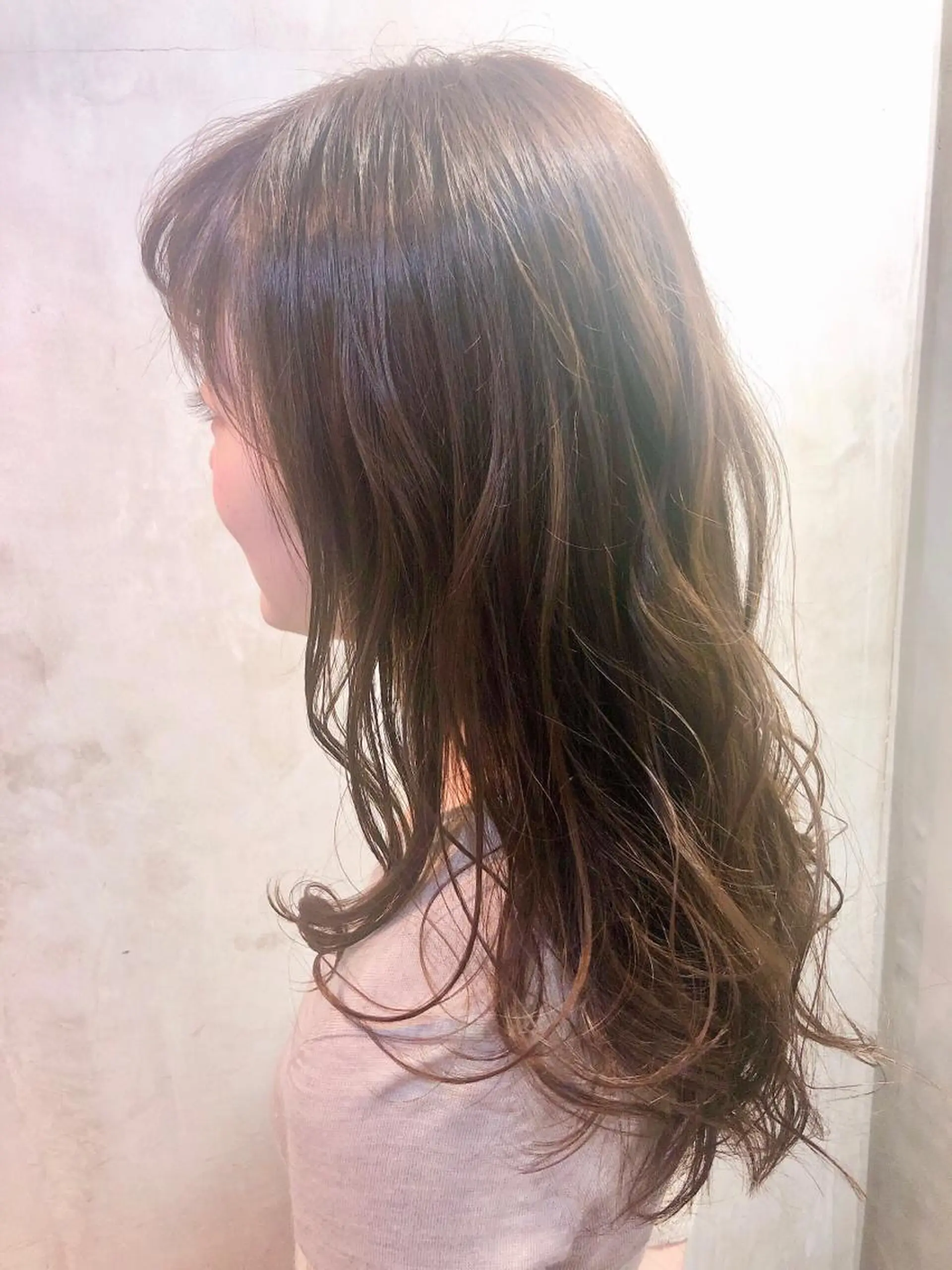 ロング カラー レイヤーカット ヘアカラー トリートメント 鹿取 三紗子のヘアスタイル