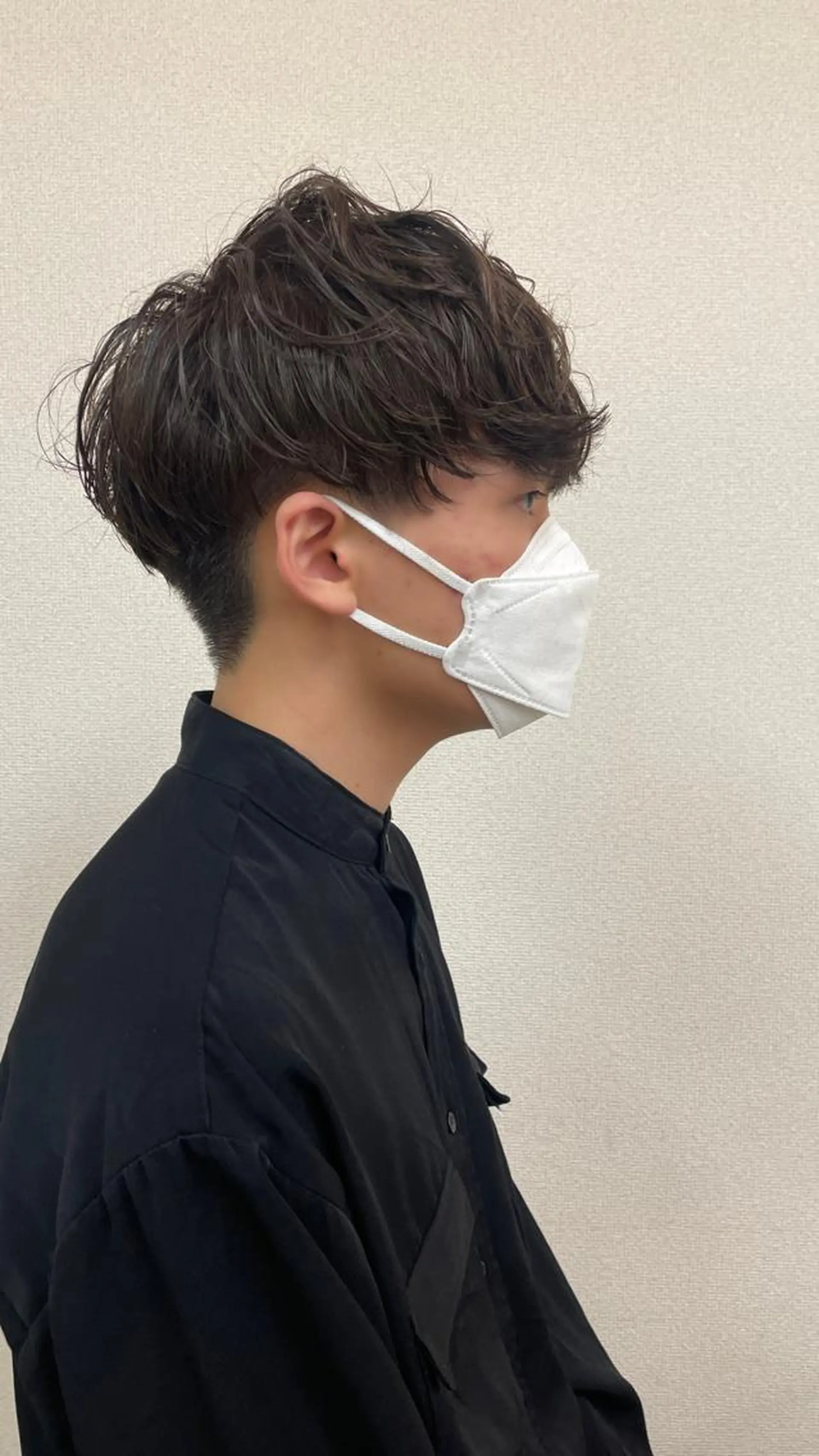 カラー パーマ メンズ センターパート カルマパーマ メンズ韓国風 メンズパーマ メンズショート もりたみかこ 美容師お休み中のヘアスタイル