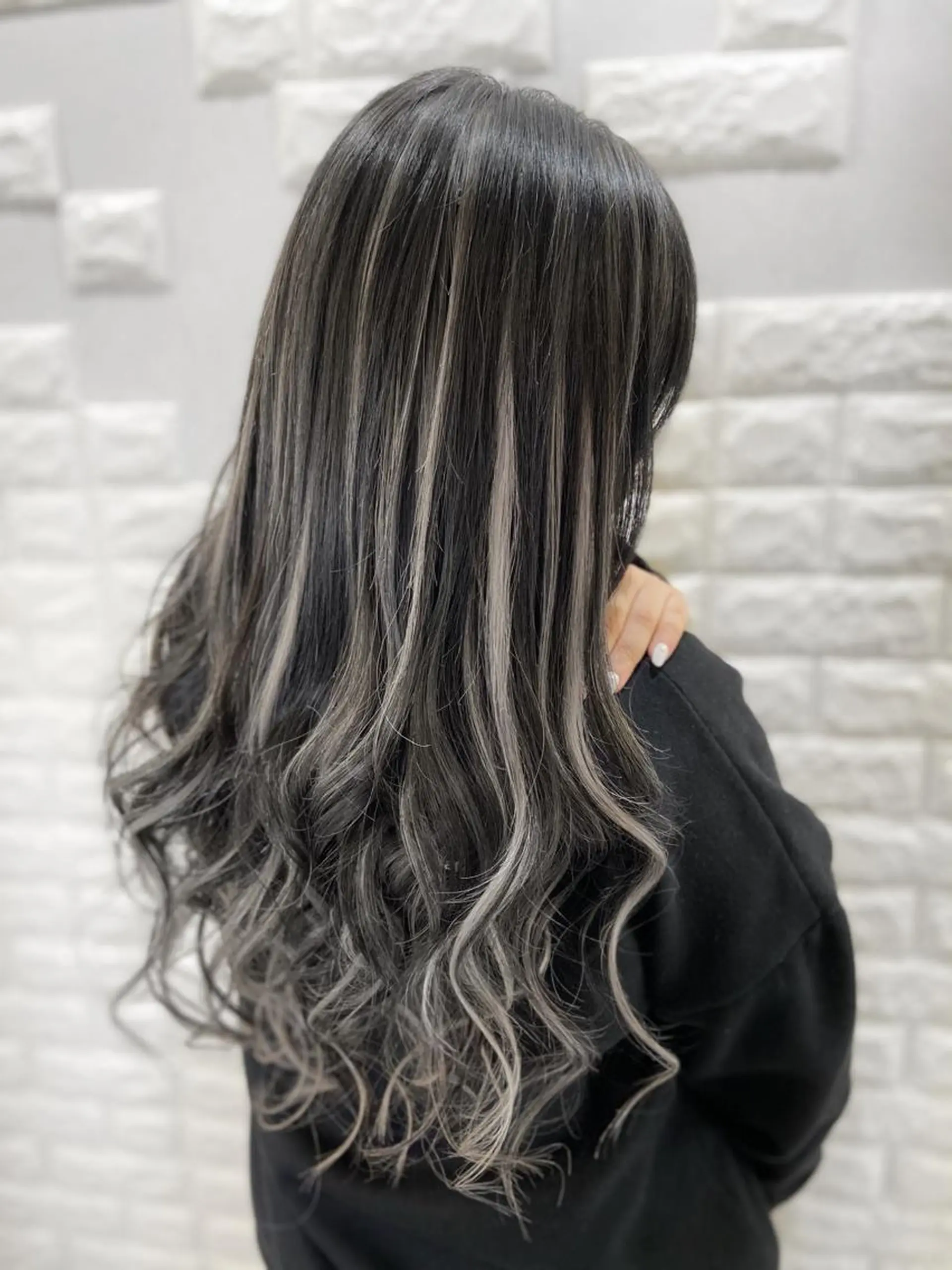 ロング カラー ヘアアレンジ プルエクステ ハイライトカラー エクステ ハイライト ヘアカラー トリートメント 次世代シールエクステ 錦糸町 小泉 朋之のヘアスタイル