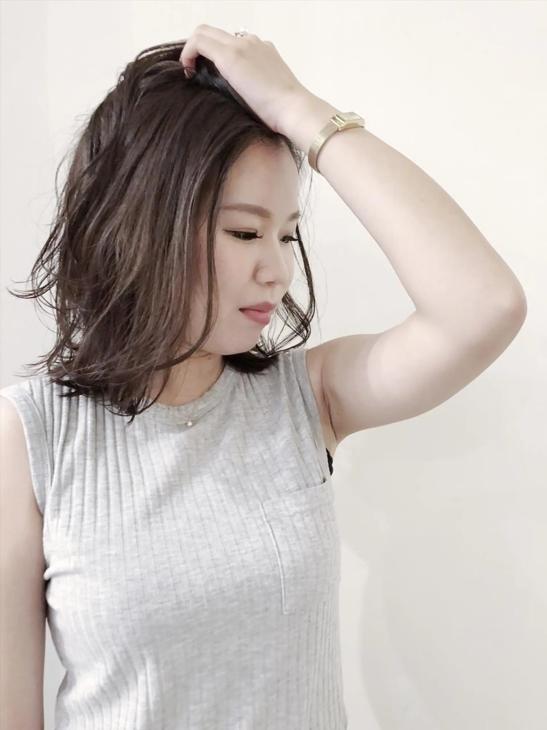 ミディアム カラー 松下 輝璃のヘアスタイル