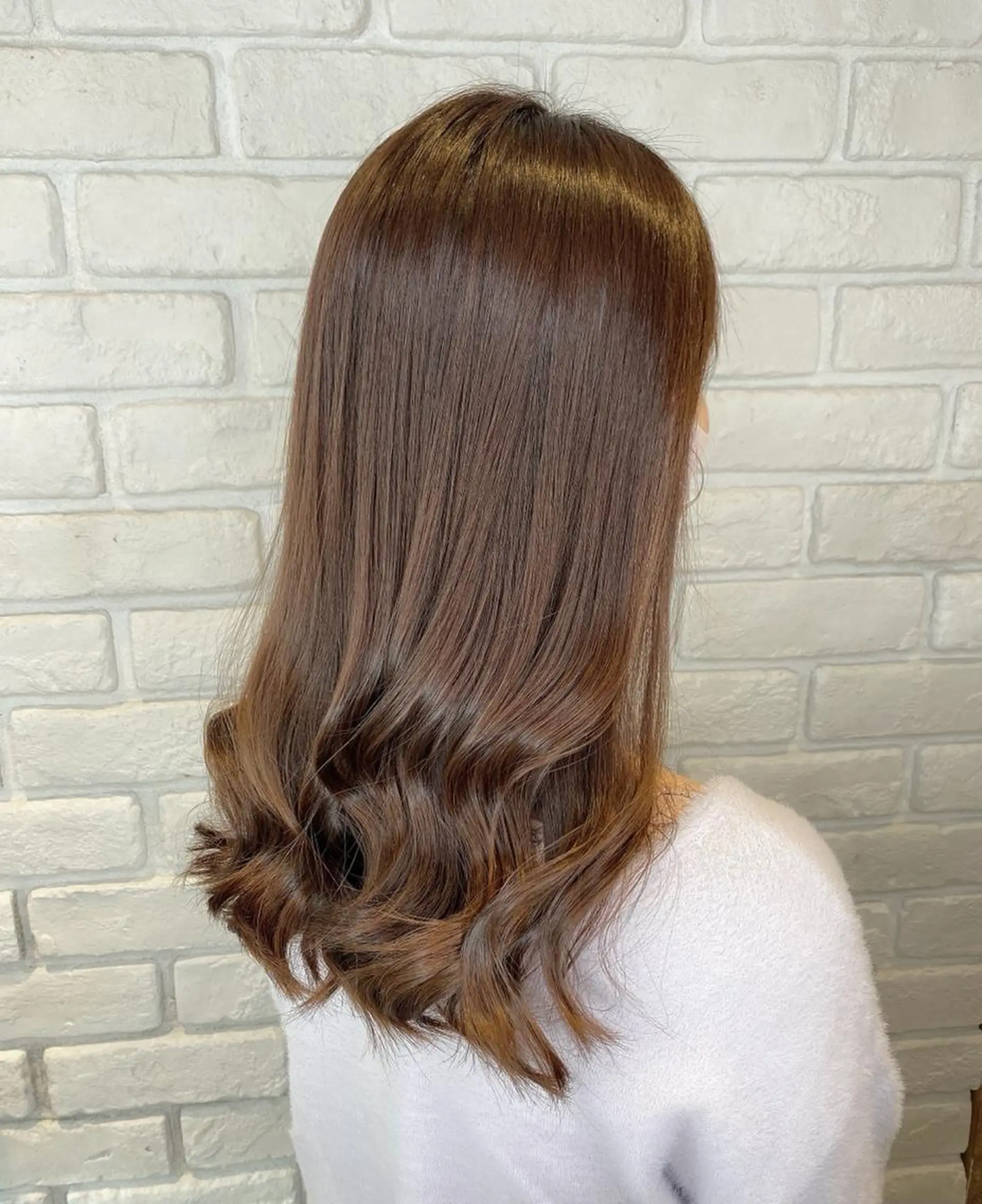 セミロング カラー ブラウンカラー 森本 笑のヘアスタイル