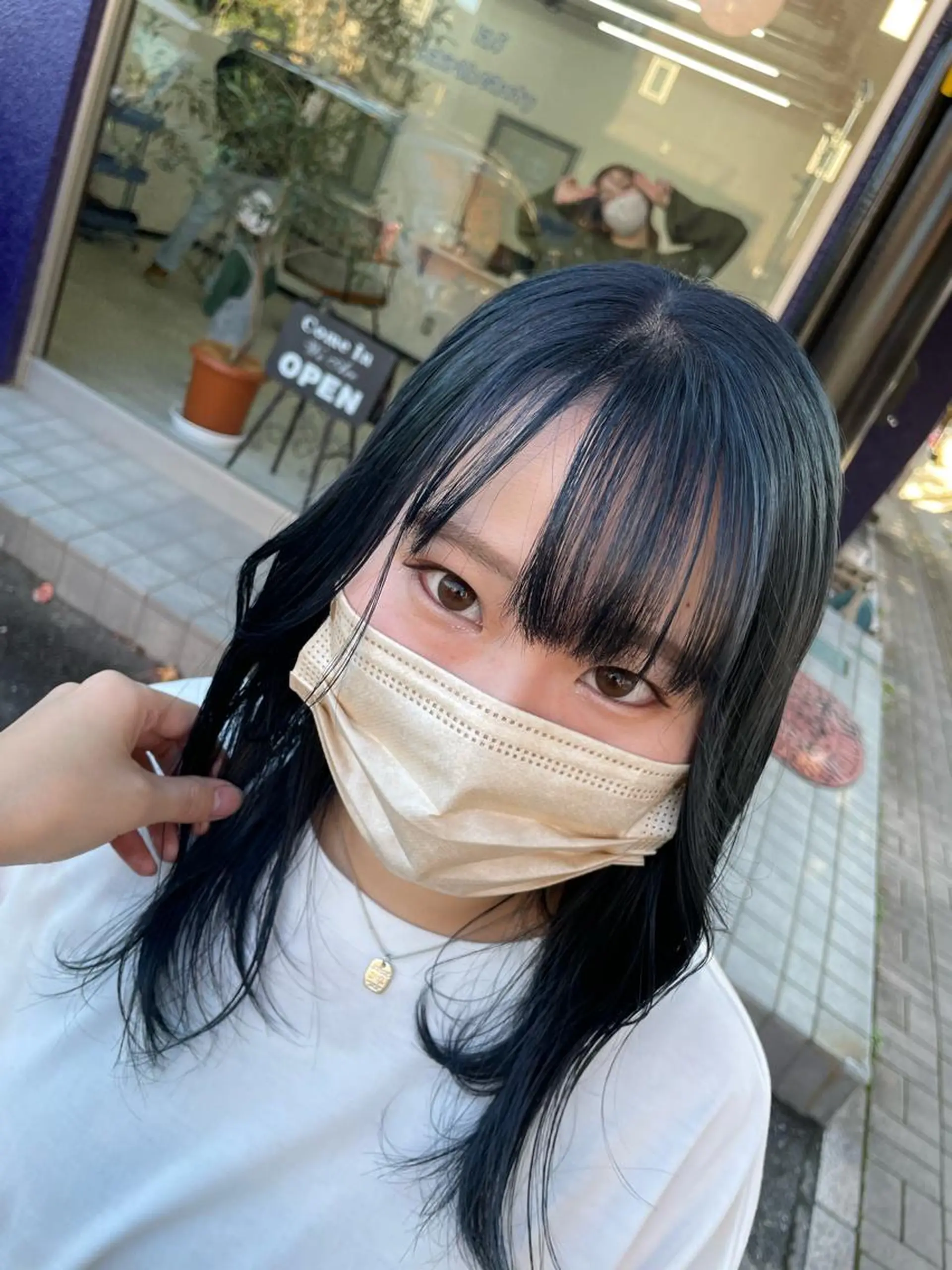 カラー ブリーチ ネイビーカラー オノ アカネのヘアスタイル