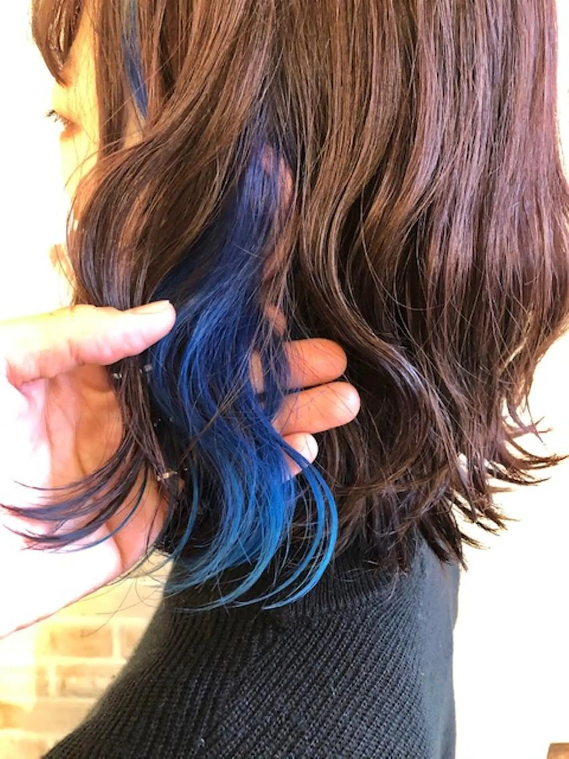 ミディアム カラー ブルーカラー インナーカラー 外ハネヘア 🟦西荻窪メンズ特化 美容師🟦Yu-Jiのヘアスタイル