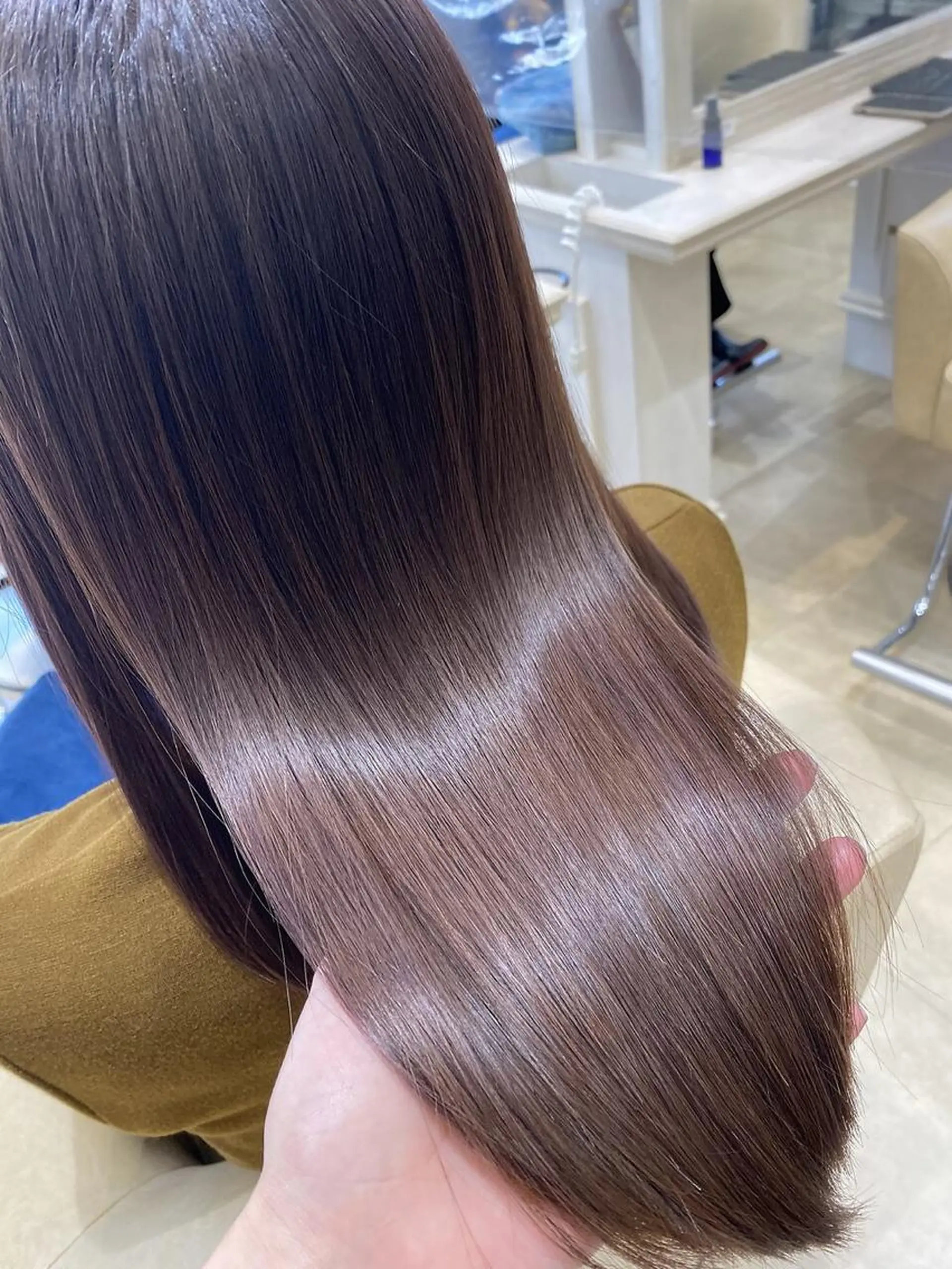 ロング izumi （いずみ）のヘアスタイル