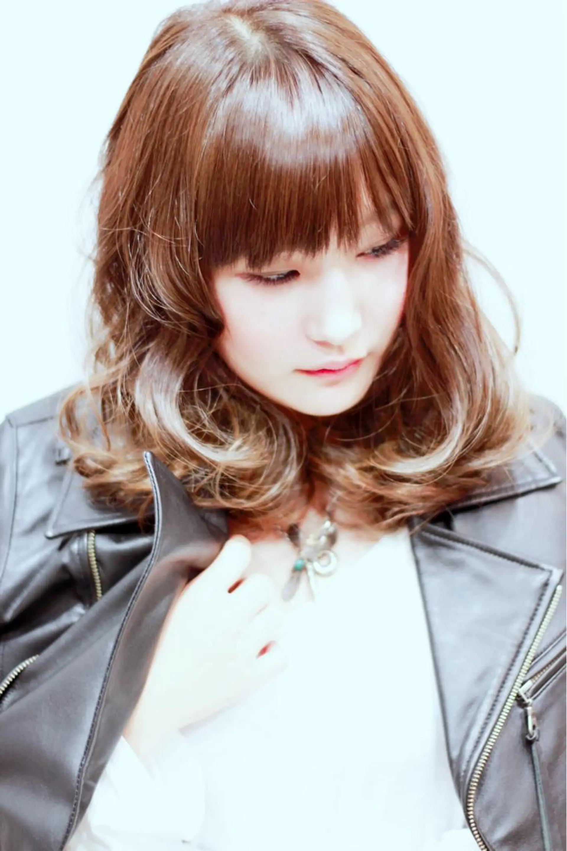 セミロング 外国人風カラー レイヤーカット 代表　しみず としやのヘアスタイル