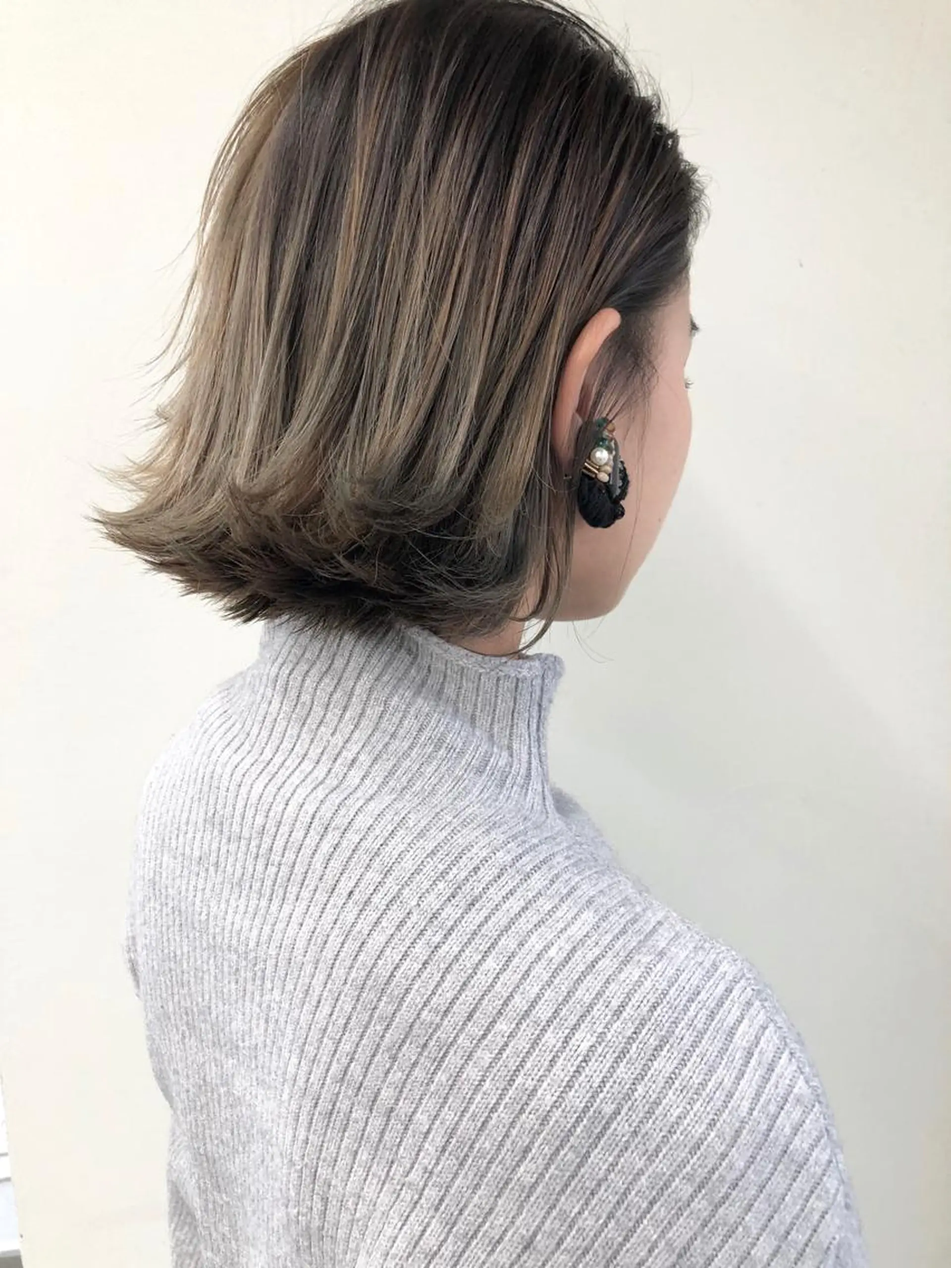 ミディアム ハイライト レイヤーカット 小澤大輔 YOLO hairのヘアスタイル