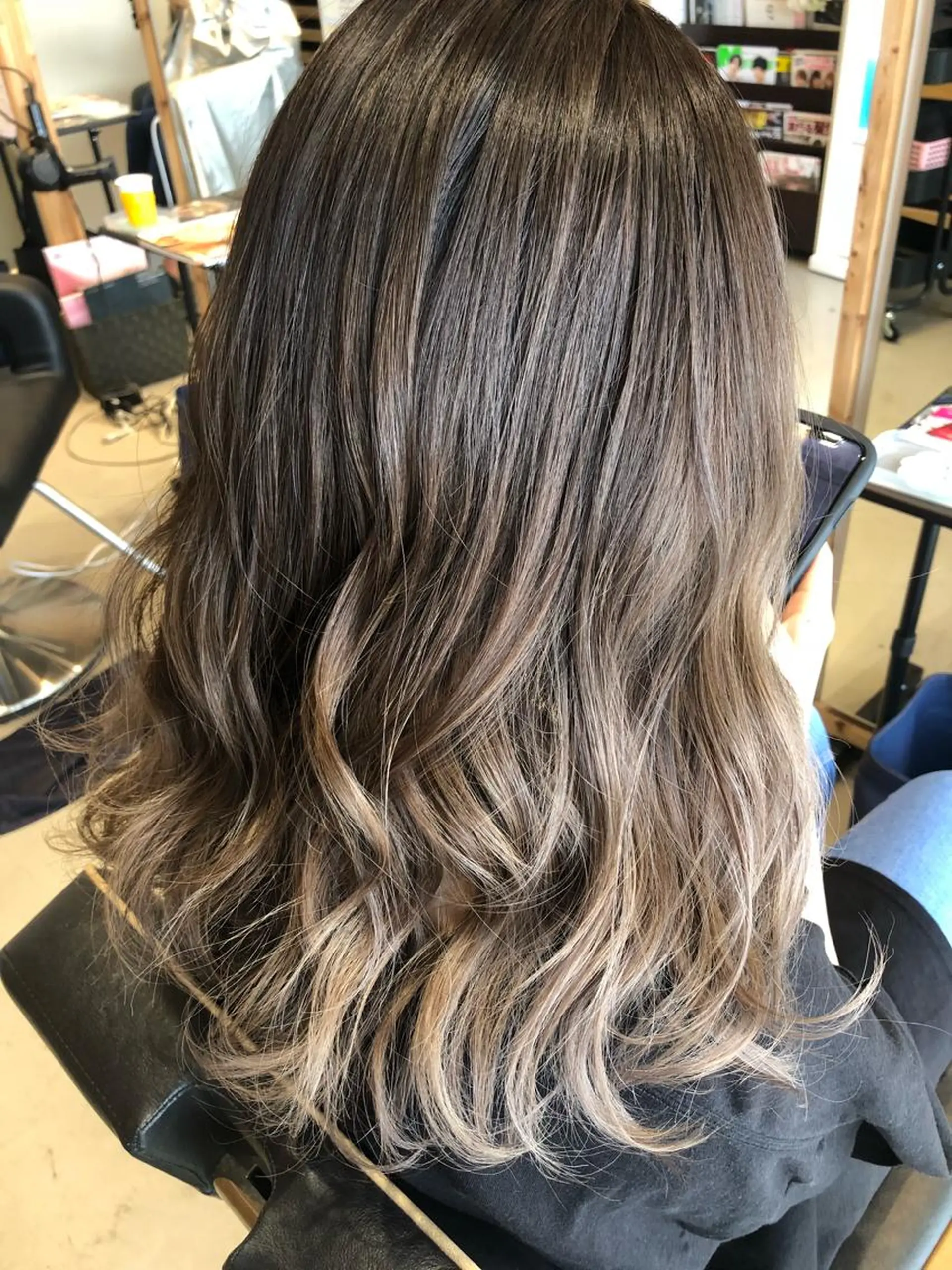 カラー 早川 真幸のヘアスタイル