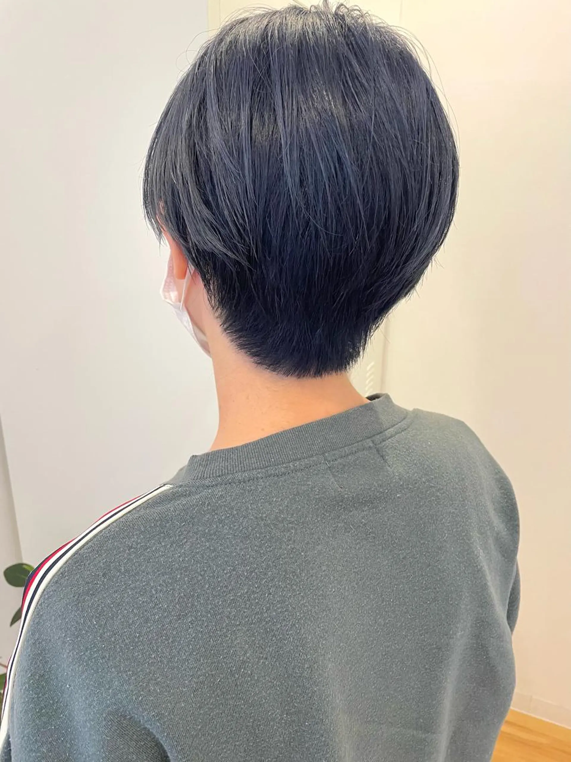 ショート カラー ブリーチ ブルーカラー ネイビーカラー カット ヘアカラー トリートメント 北九州美容室 🕊️わかな✂︎のヘアスタイル
