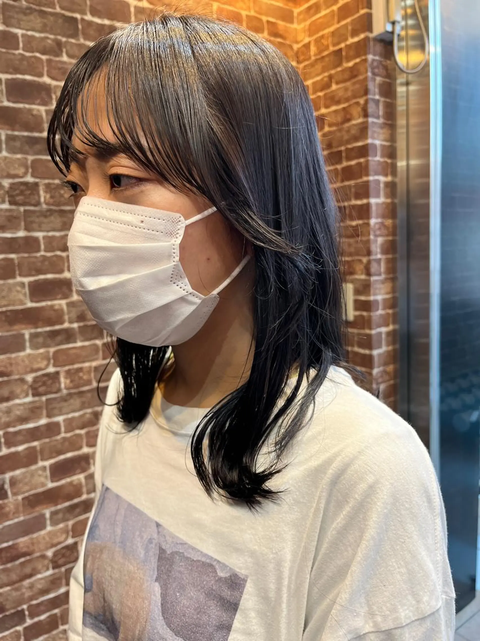 ミディアム カラー パーマ ヘアアレンジ メンズ キッズ ネイル マツエク・マツパ アイブロウ ミディアムパーマ メンズハイライト メンズパーマ ブラウンカラー ケアカラー 久木原 ゆりのヘアスタイル