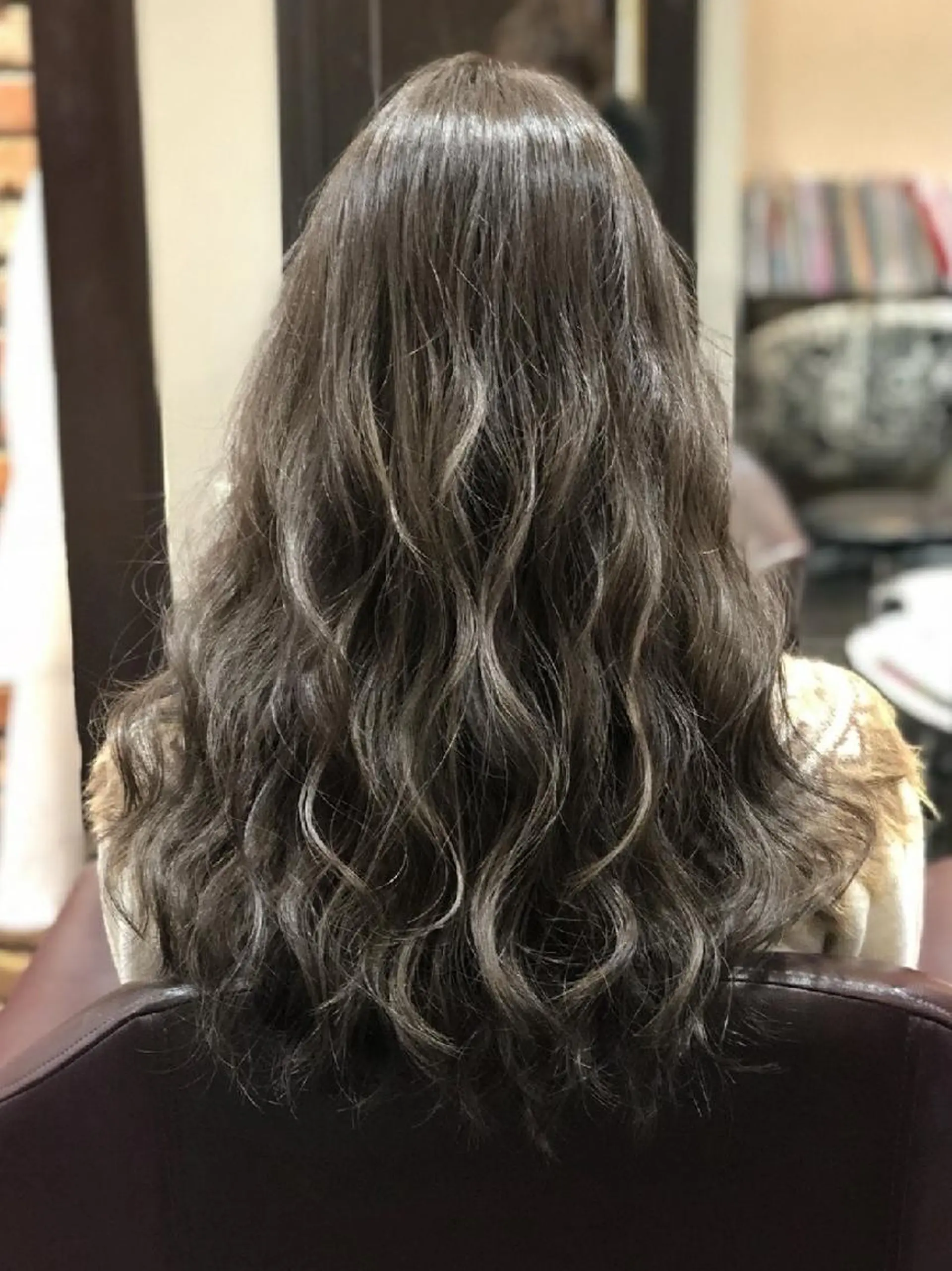 カラー ロング 辻 竜也　のヘアスタイル