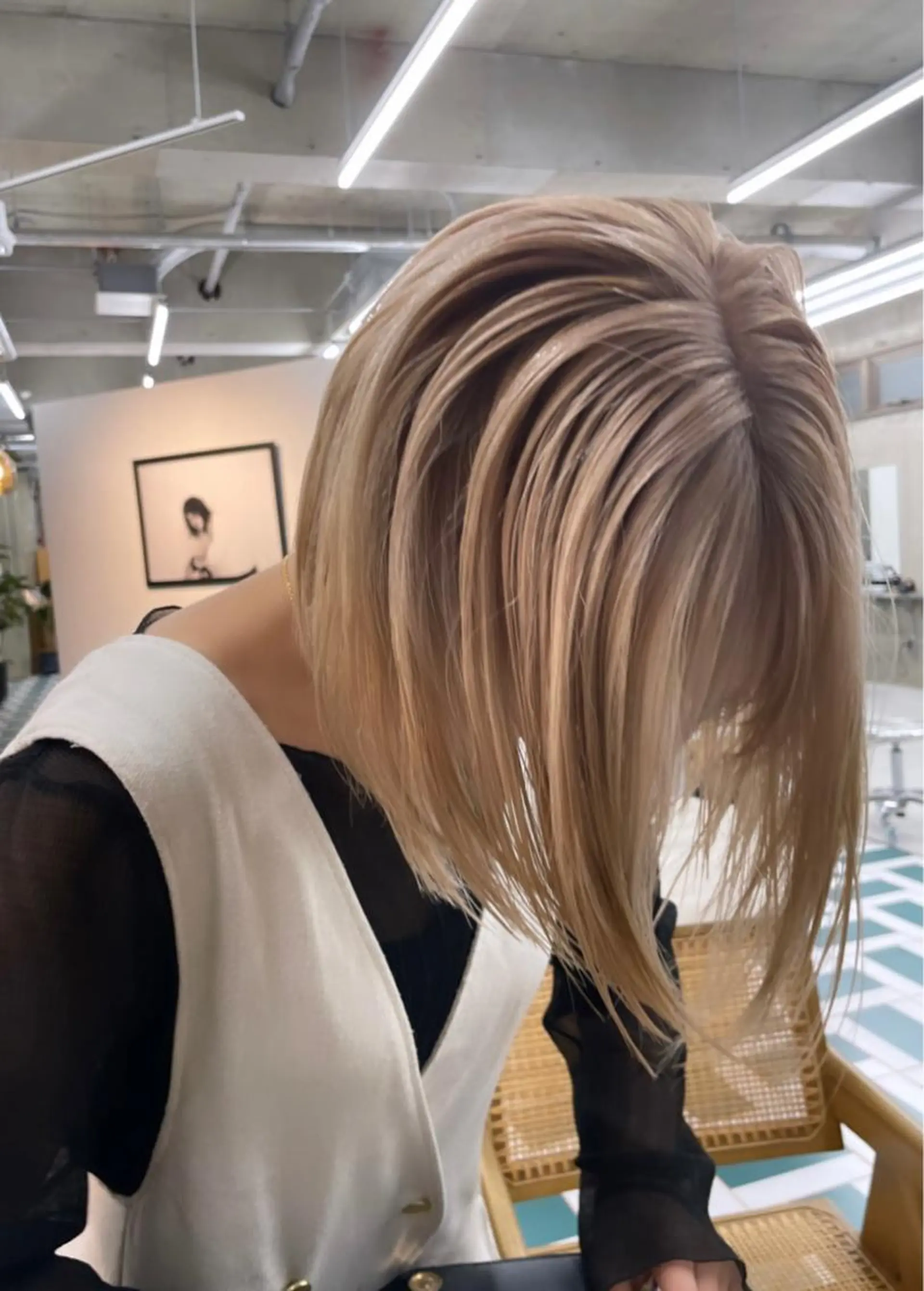 ミディアム カラー ベージュカラー ホワイトベージュ ボブ/ハイトーン YUIのヘアスタイル