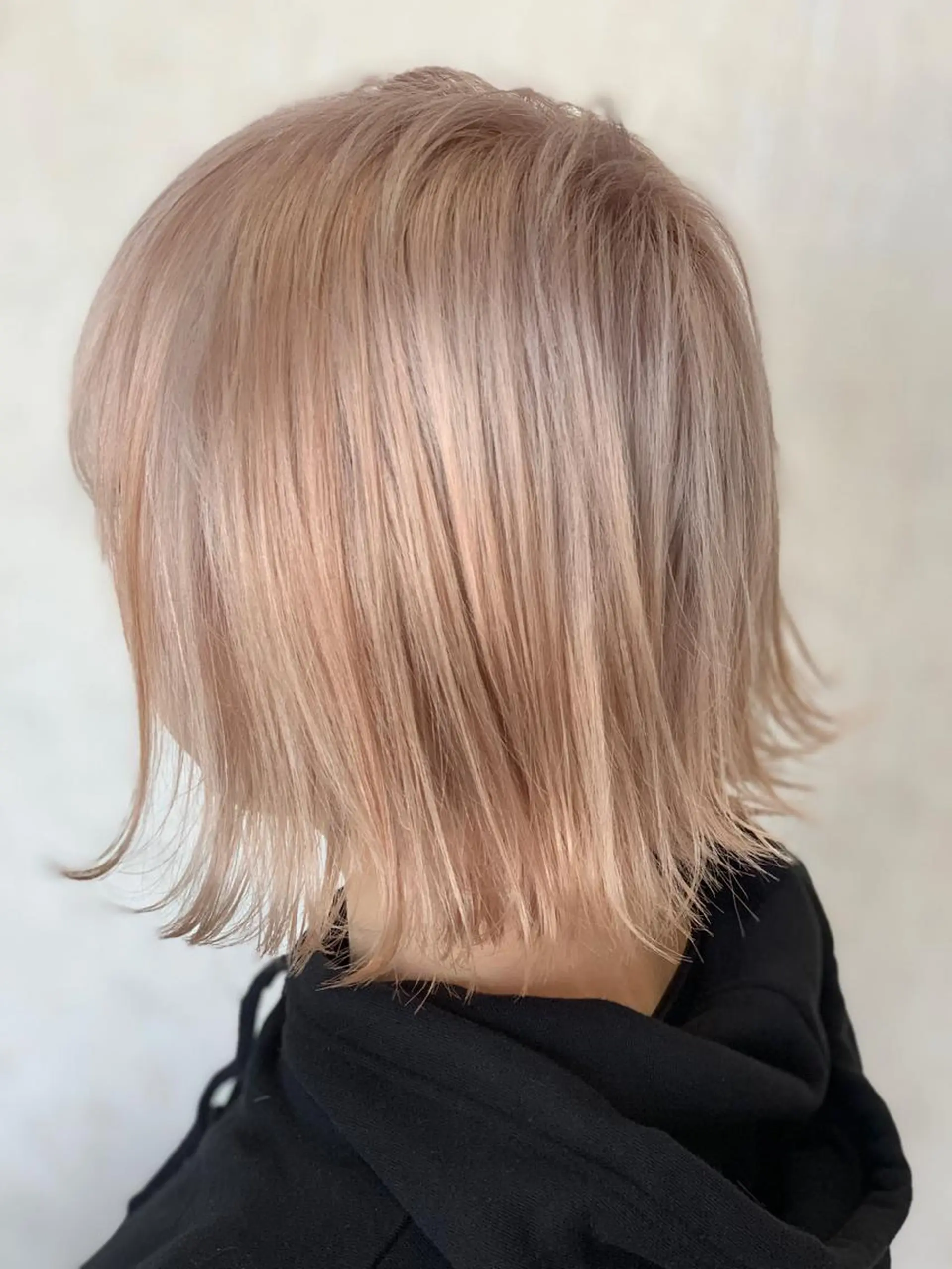 ショート カラー ベージュカラー ピンクカラー ピンクベージュ ヘアカラー トリートメント LUXBE LUCEのヘアスタイル