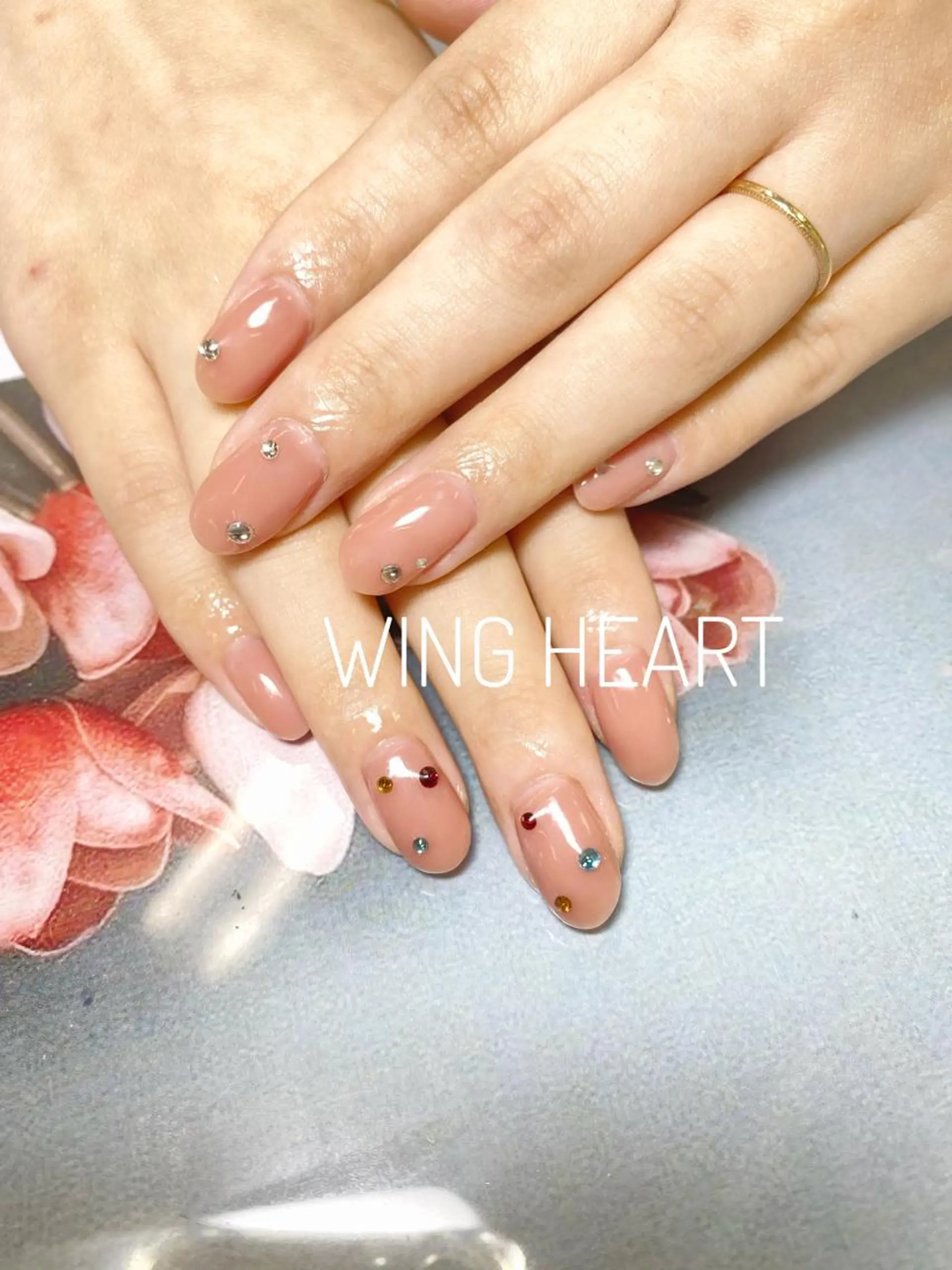 ネイル ストーンネイル ハンドネイル O. AKINAのネイルデザイン