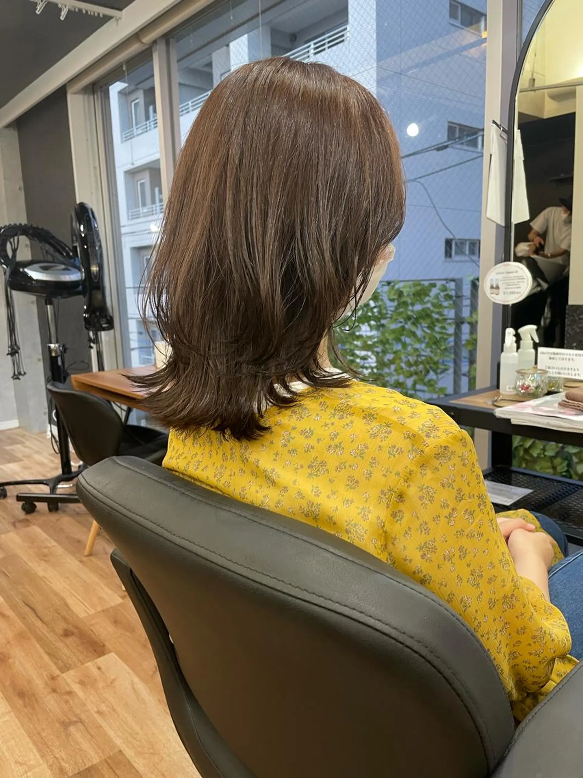 ミディアム カット ヘアカラー トリートメント レイヤーカット、 大人可愛い 中村美羅のヘアスタイル