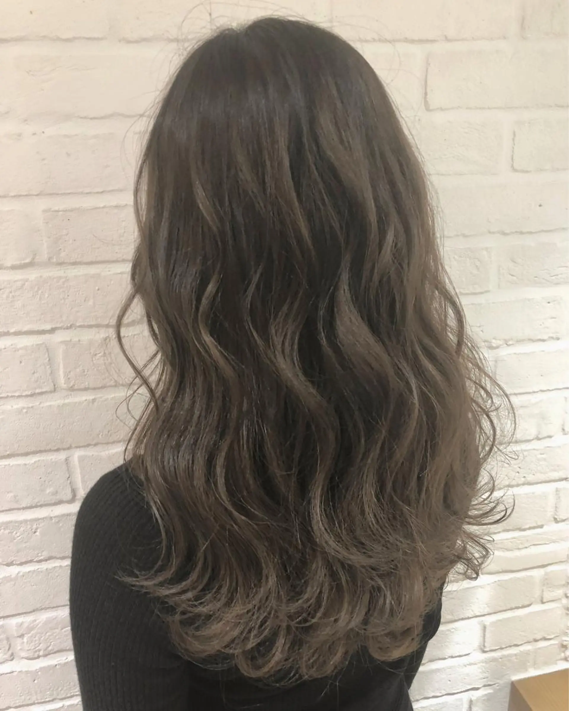 ロング アッシュ カット ヘアカラー フジサキ ケンのヘアスタイル