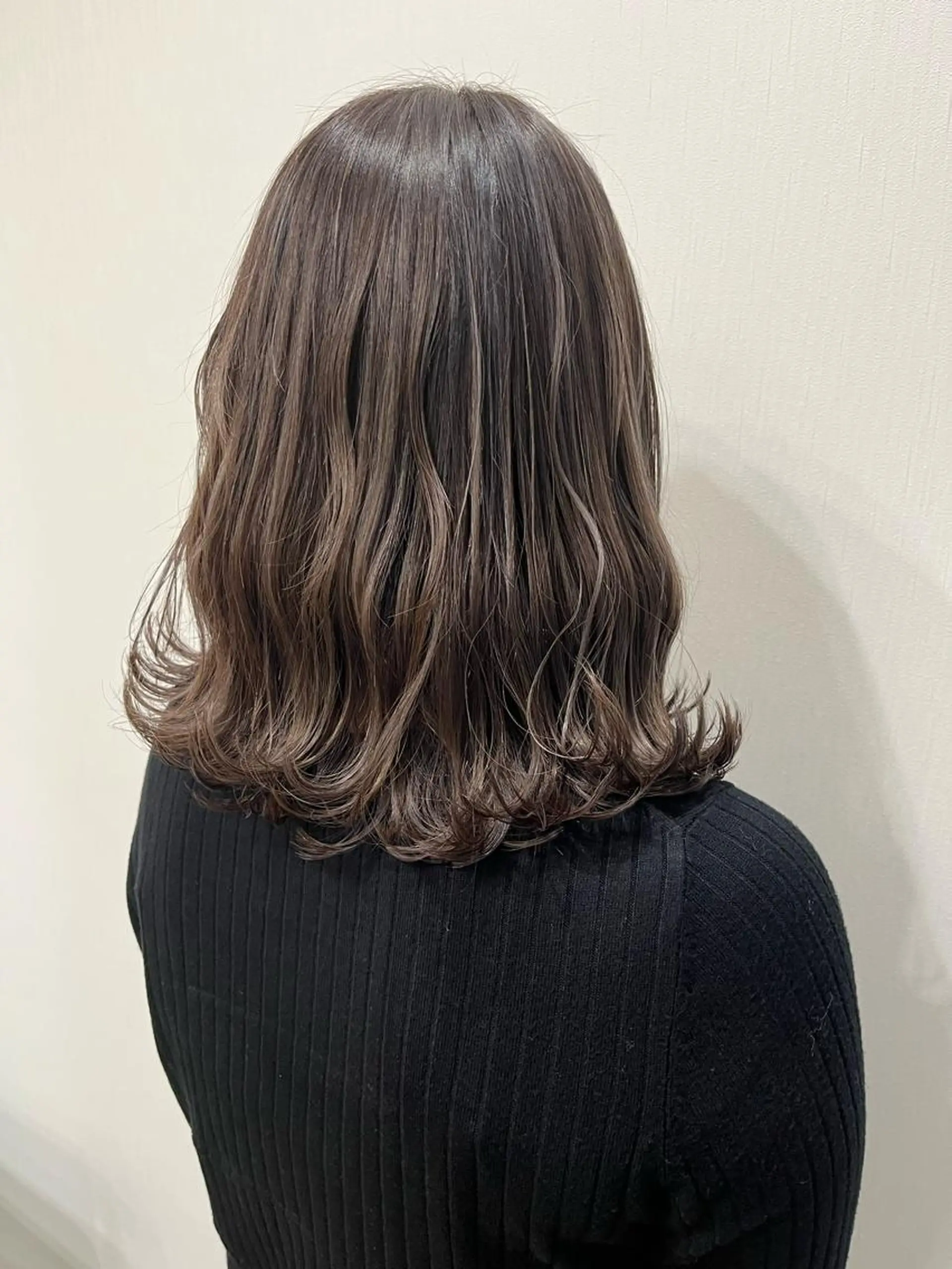 カラー 小野 真彩のヘアスタイル