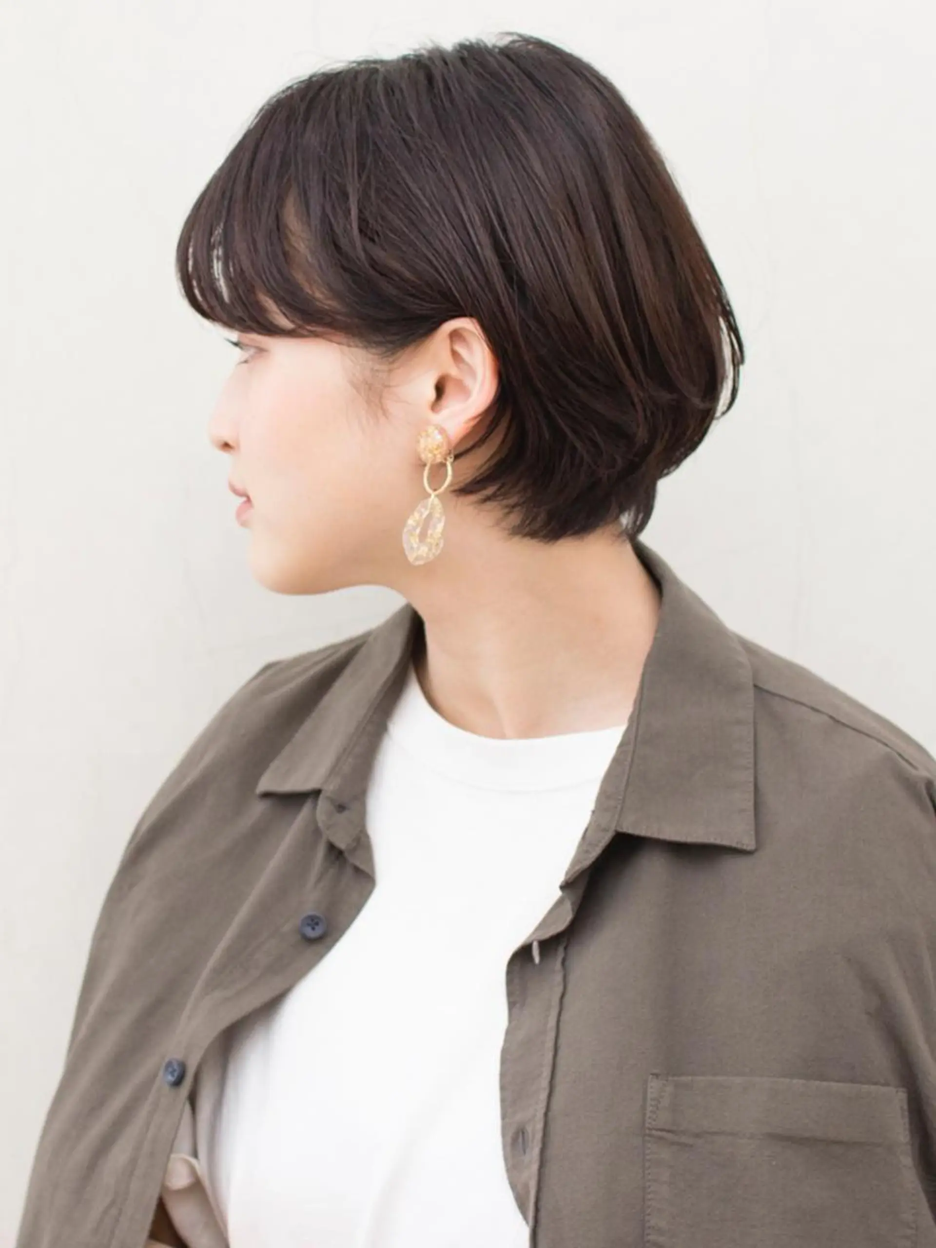 ショート 切りっぱなしボブ ショートボブ ボブ ハイライト シースルーバング カット ヘアカラー デザインカラー茅ヶ崎 オオタ カズキのヘアスタイル