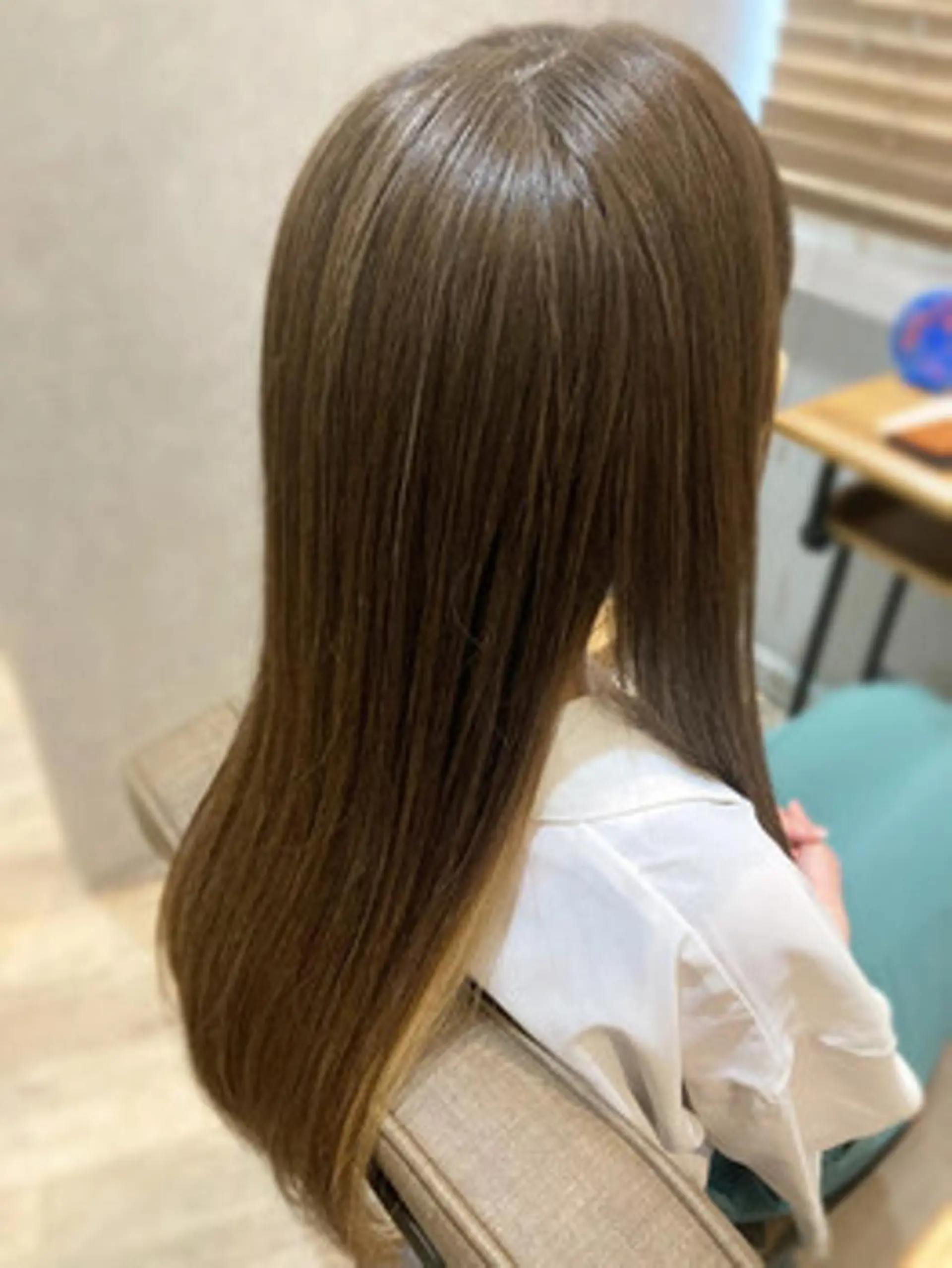 セミロング 酸性ストレート O maikoのヘアスタイル