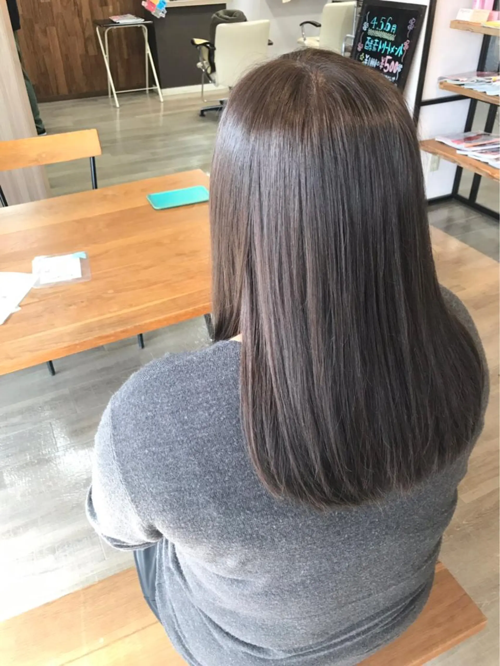 セミロング カラー アディクシーカラー アッシュ M.arc 【マーキ】のヘアスタイル
