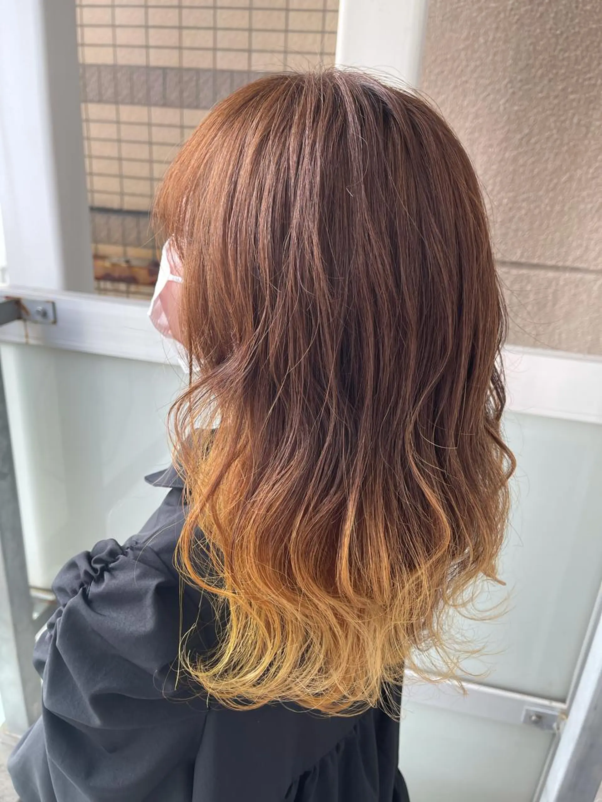 セミロング カラー 岩谷/ブリーチ 🪽透明感カラーのヘアスタイル