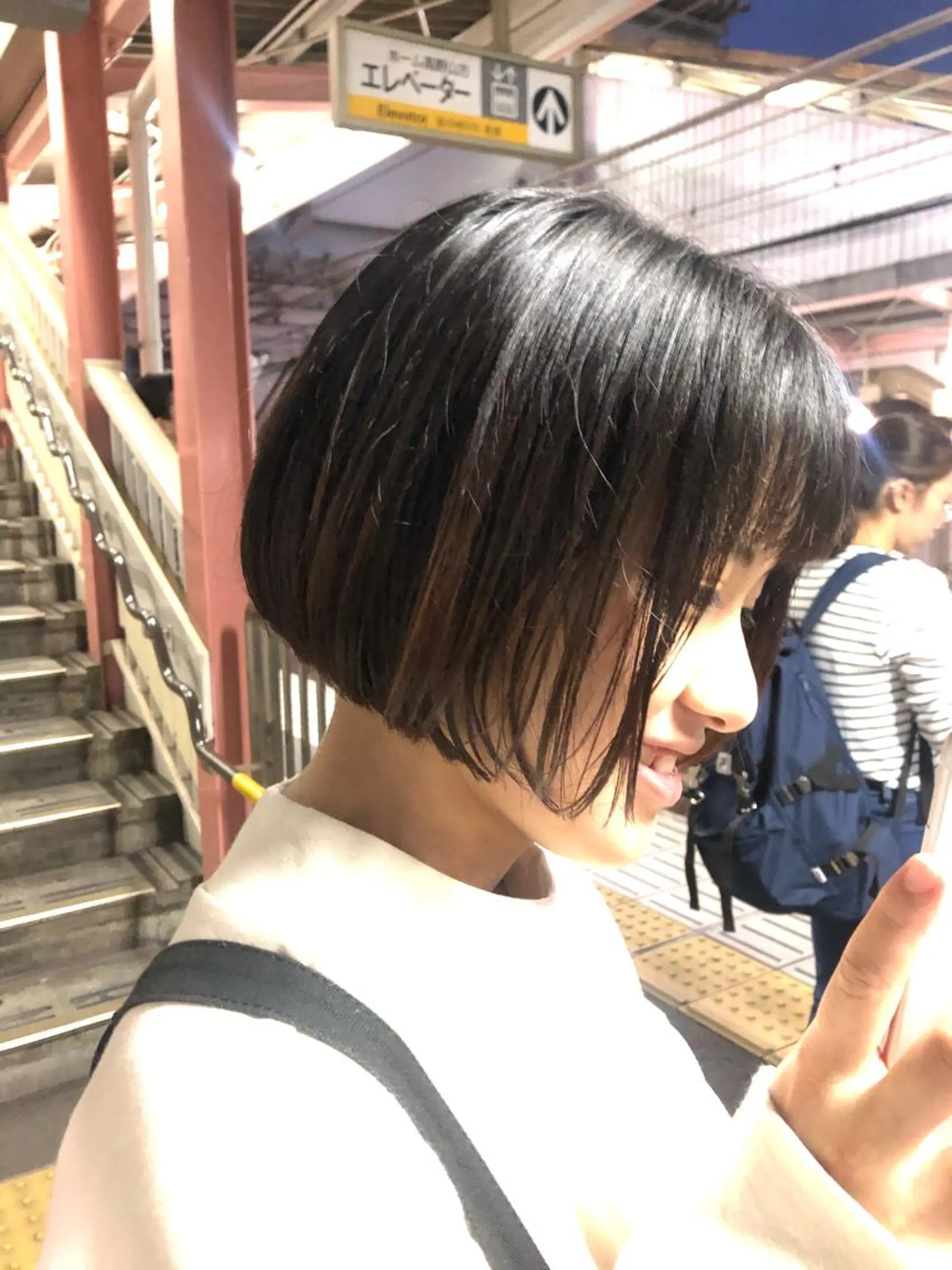 ショート カラー 谷口ゆめ/縮毛矯正/ 大人女子/眉ワックスのヘアスタイル