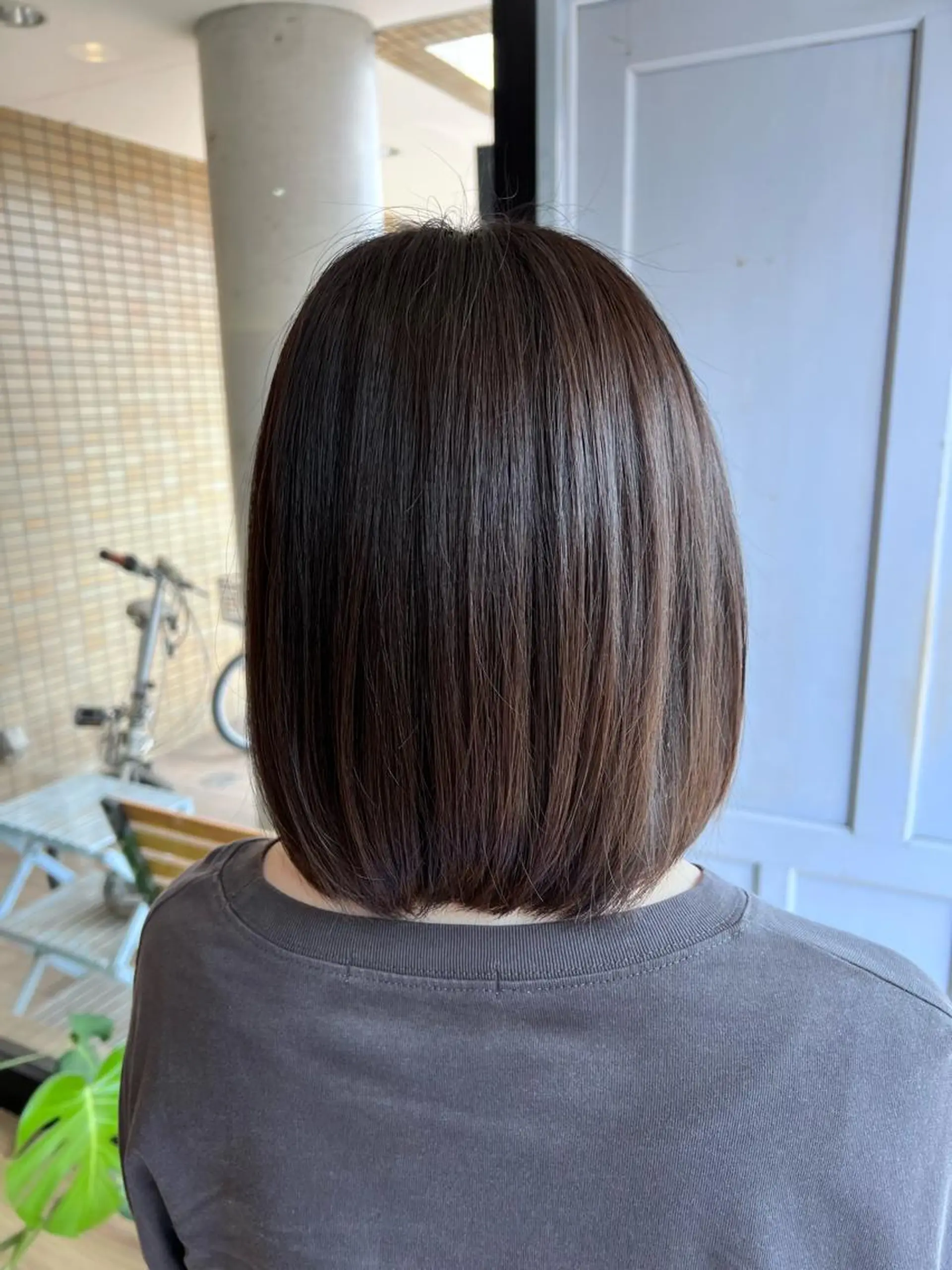 ミディアム カラー アッシュ アッシュグレー ヘアカラー トリートメント ツキダテ ユイのヘアスタイル