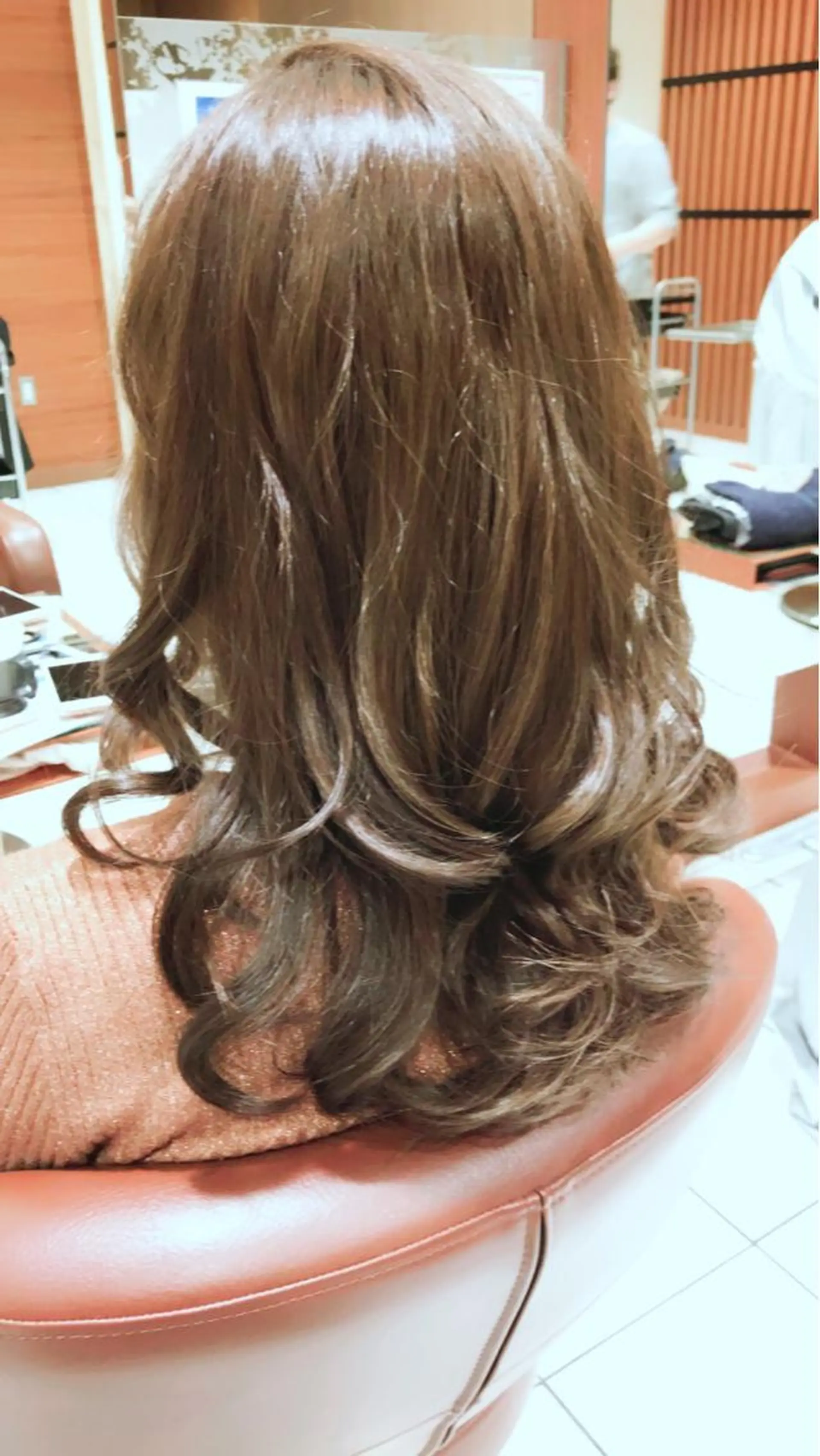 ロング カラー テラモト カズヨシのヘアスタイル
