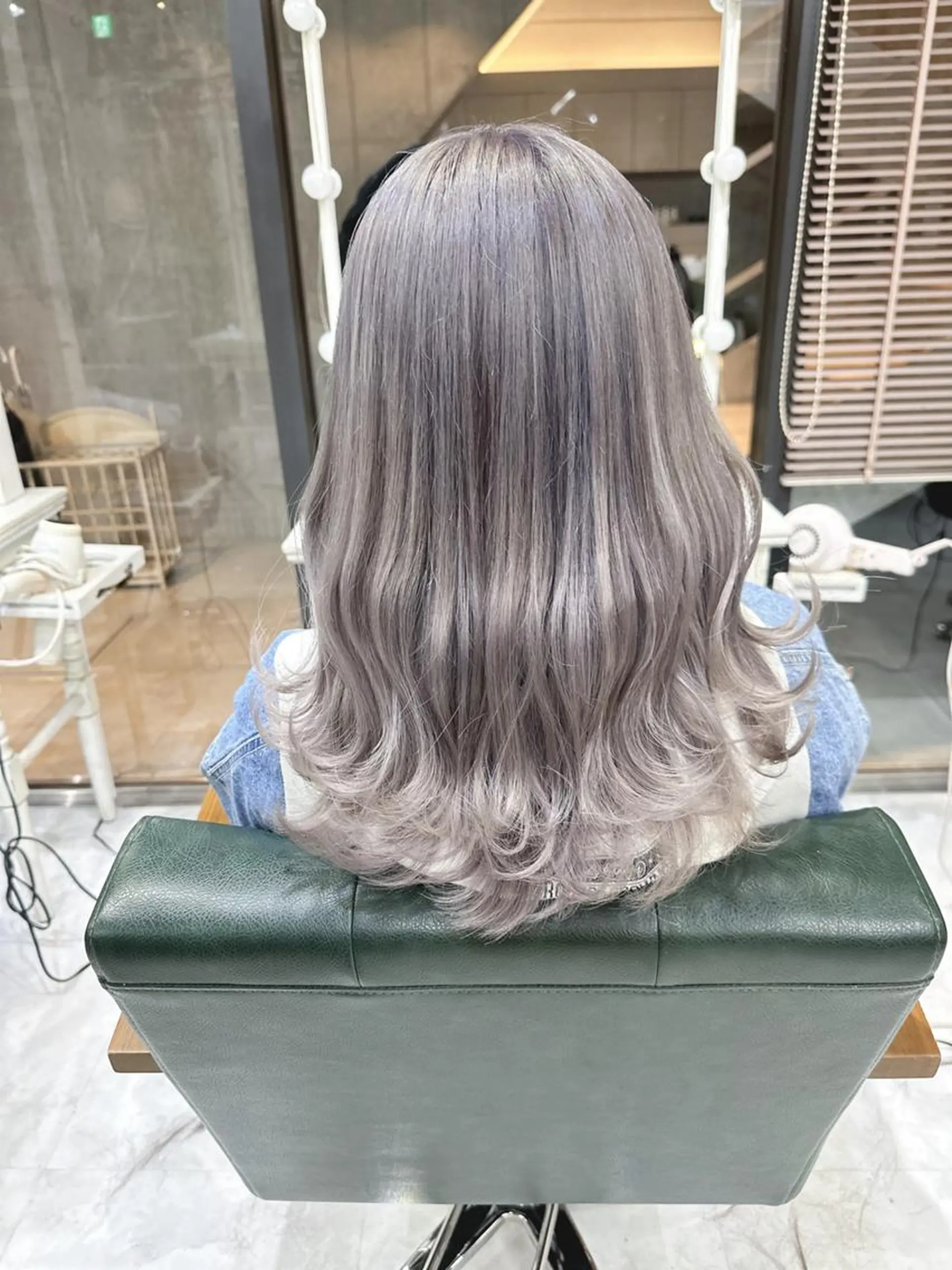 セミロング ヘアアレンジ カラー ブリーチ ダブルカラー ハイトーンカラー モテ髪透明感❤️ デイズヘアカラーのヘアスタイル