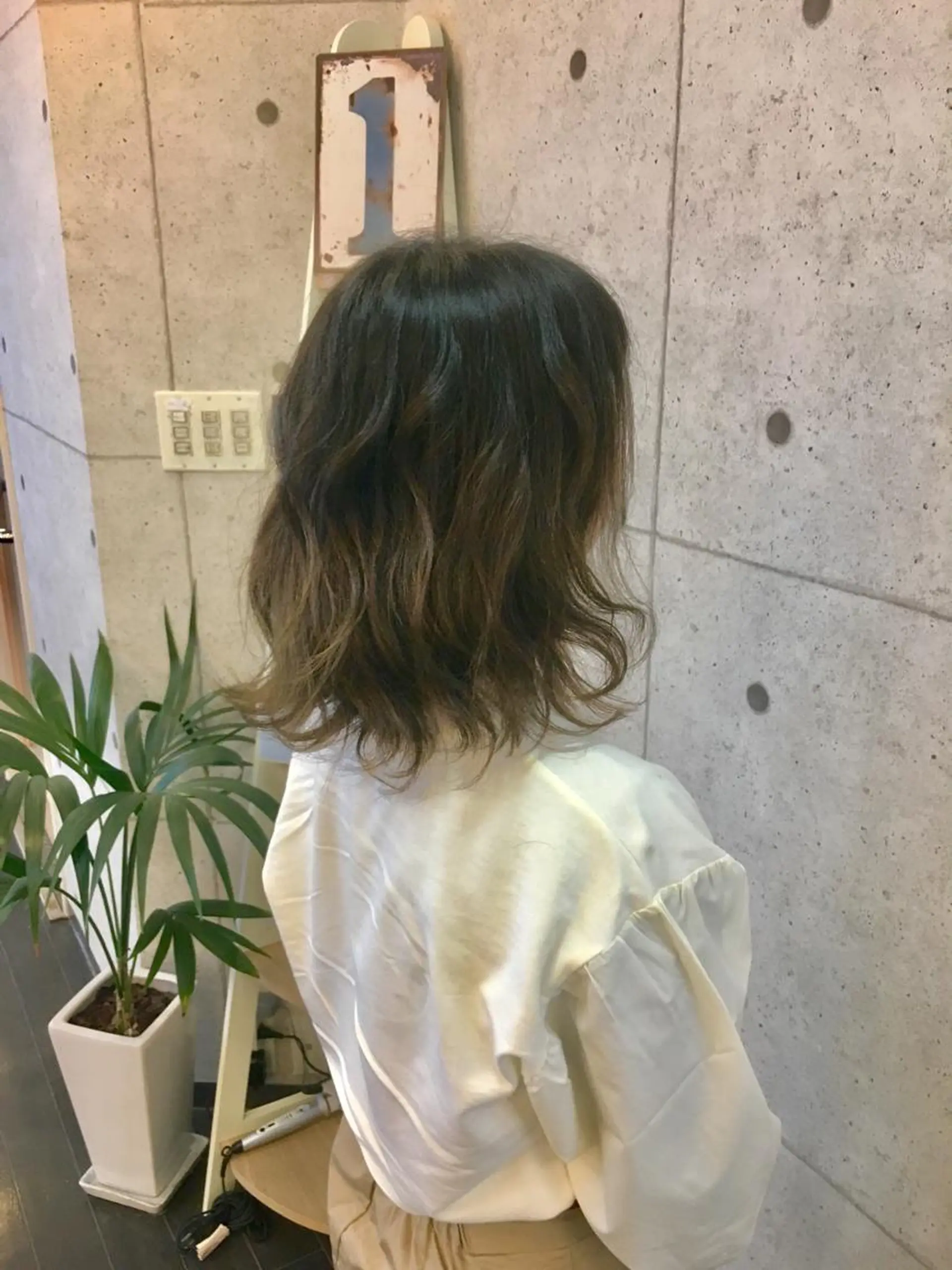 ミディアム カラー グラデーションカラー 平田 晃誠のヘアスタイル