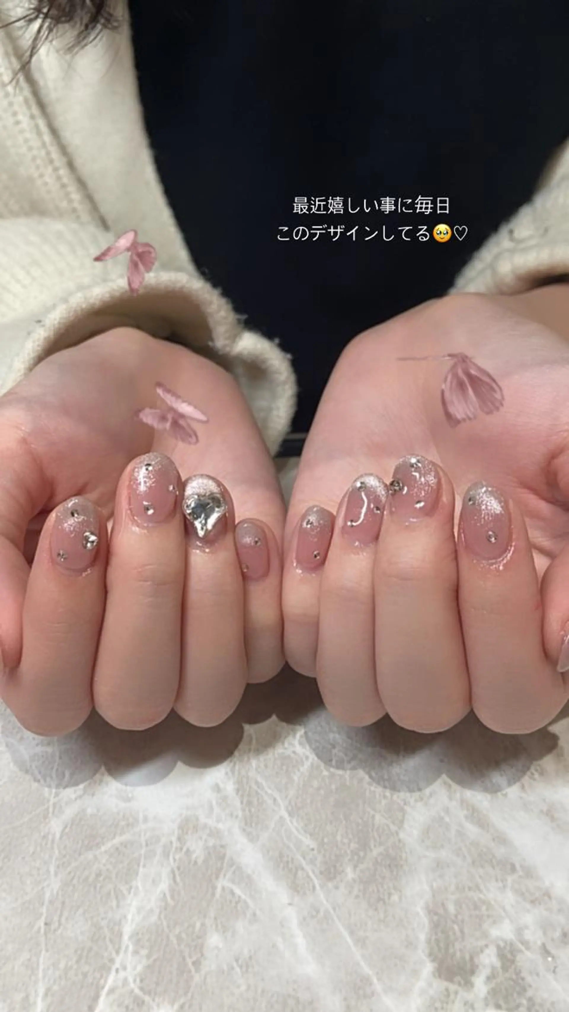 ネイル チークネイル ハート キラキラネイル ハンドネイル 🧸熊谷 かほ🧸のネイルデザイン