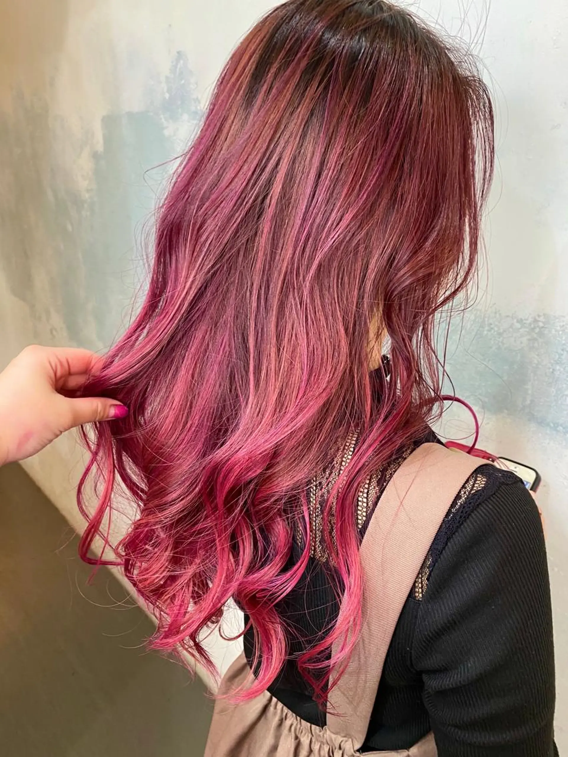 ロング カラー ブリーチ グラデーションカラー ピンクカラー ピンクパープル パープルカラー ヘアカラー トリートメント 🍑艶髪✖️暖色系 ✨momoka🍑のヘアスタイル
