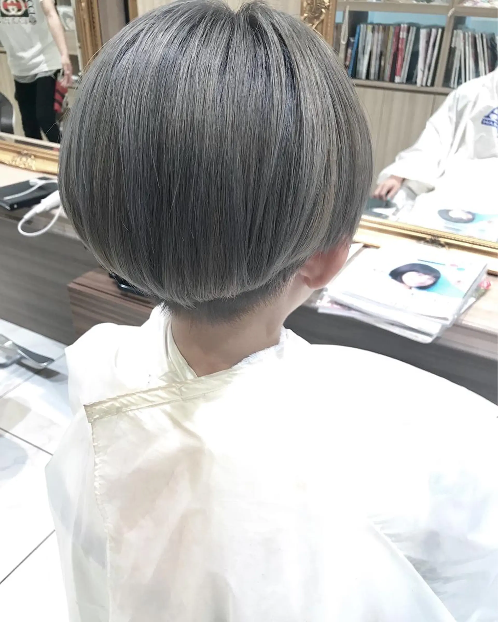 ショート カラー ヘアカラー トリートメント 島袋 ナオユキのヘアスタイル