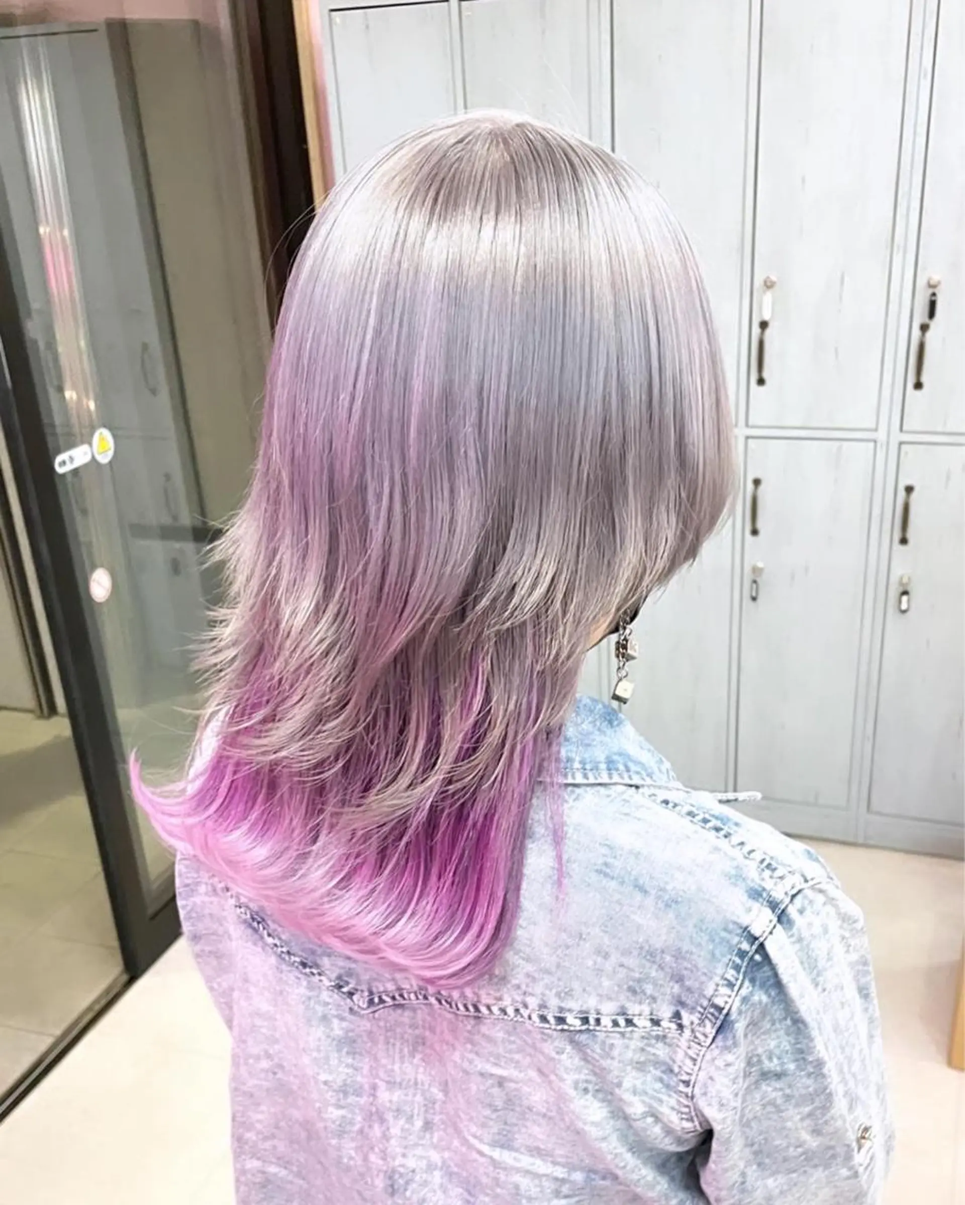 ミディアム カラー アッシュ アッシュグレー アッシュグレージュ バレイヤージュ ミストバング ✨色落ちまで可愛い✨ MANATO🎨🌈のヘアスタイル