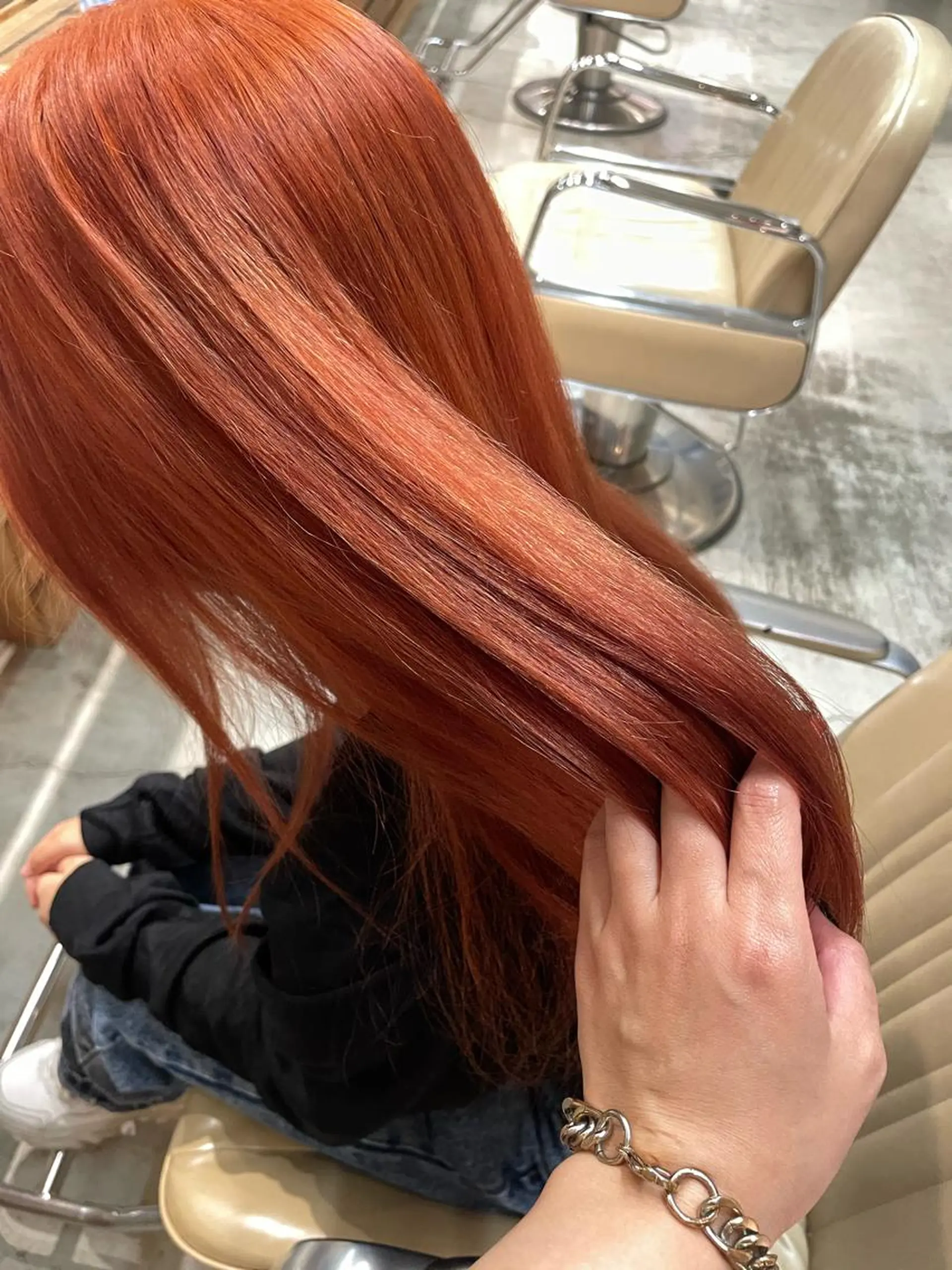 ロング カラー ブリーチ オレンジ iLi🫧kim ryongna🦋のヘアスタイル