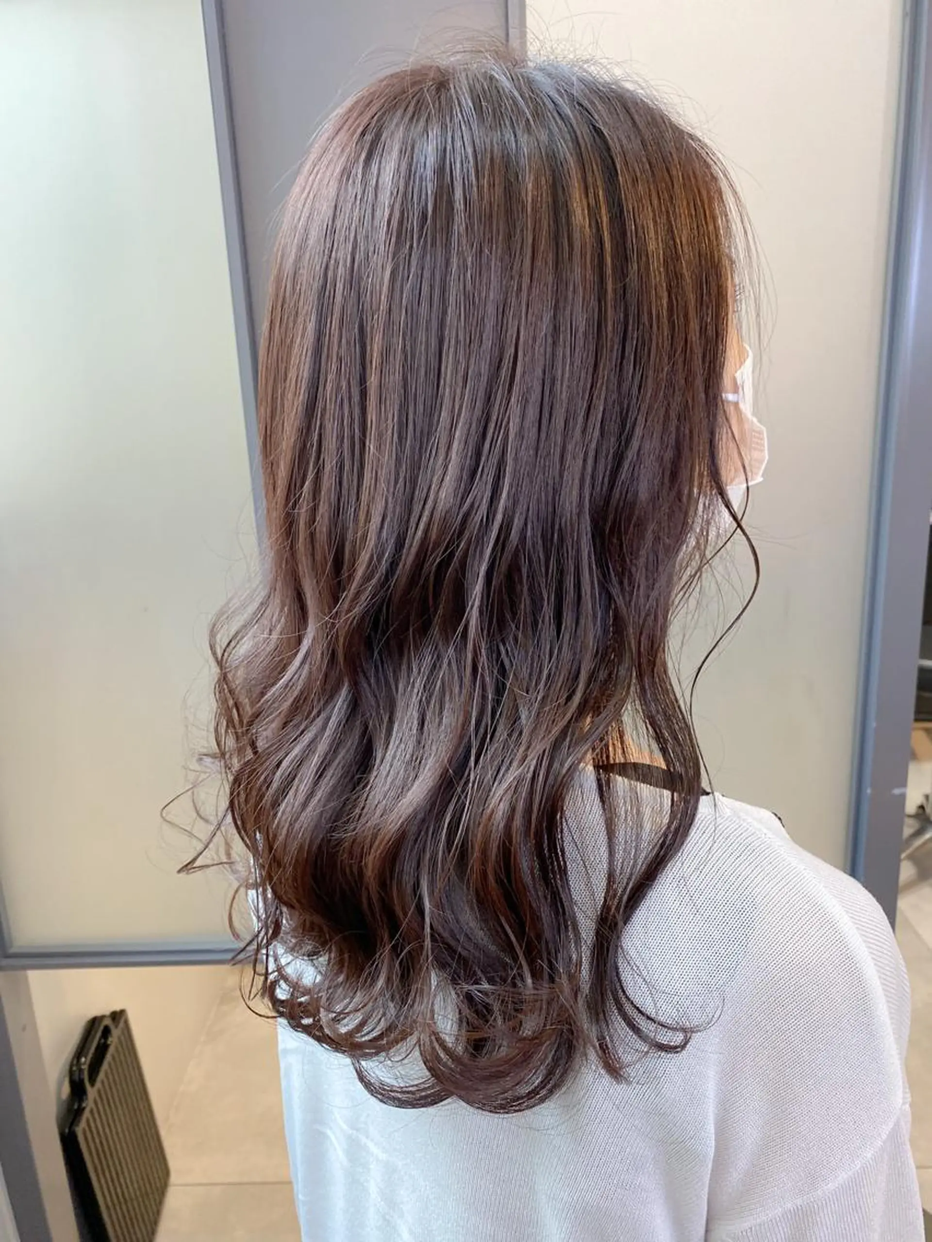 セミロング カラー ベージュカラー SALOWIN神戸三宮East店所属・【透明感、艶髪】西村 有司のヘアスタイル