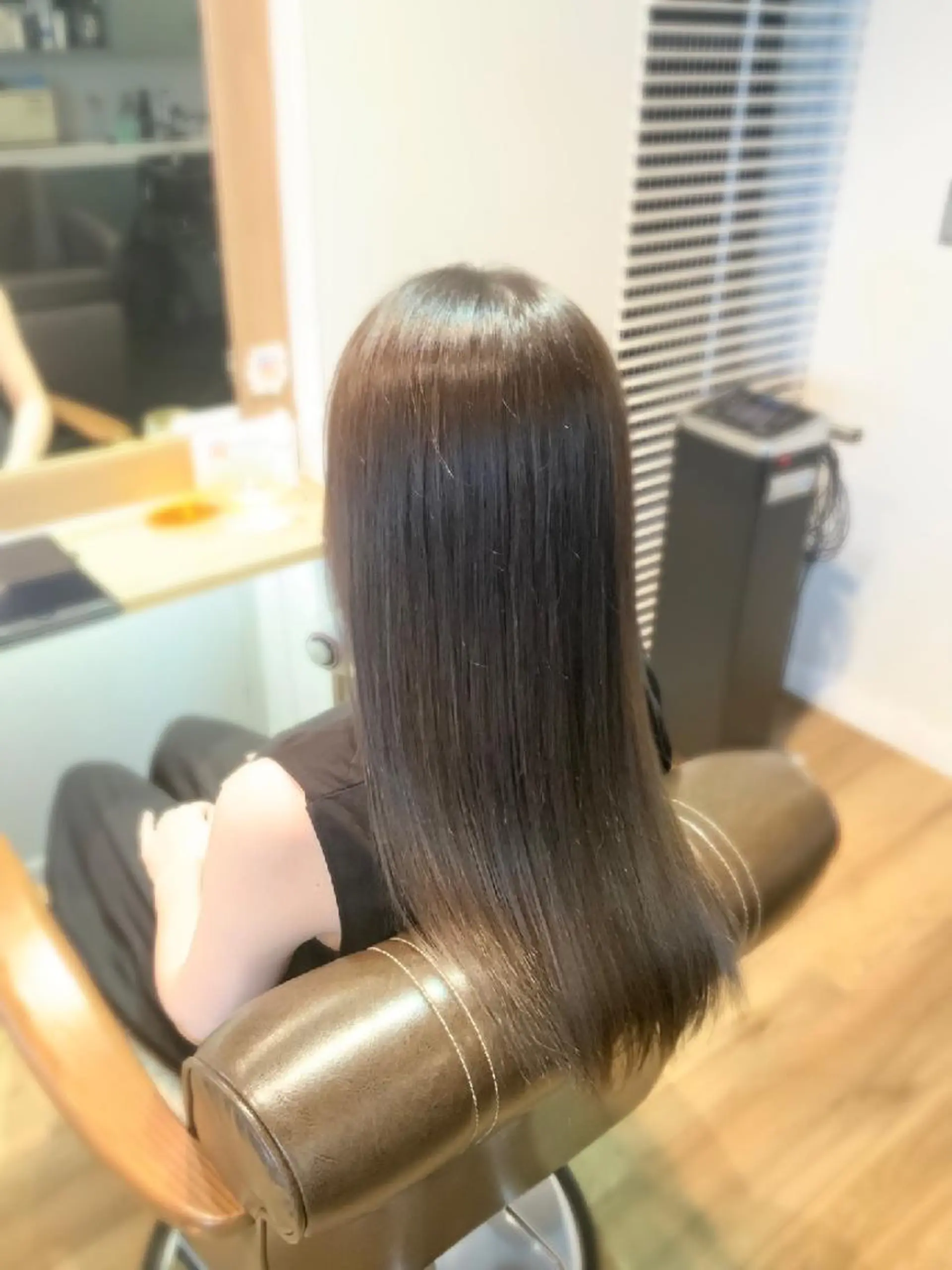 カラー ロング グレージュ ヘアカラー トリートメント 堀 望美のヘアスタイル