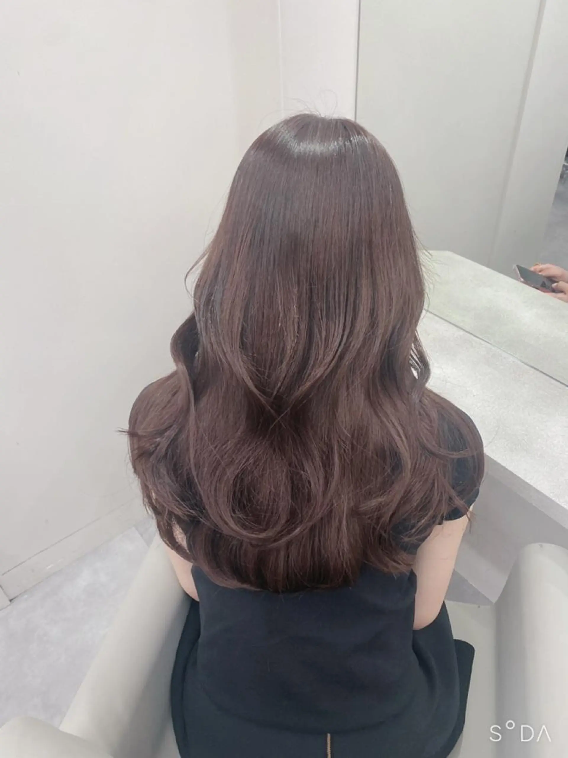 ロング レイヤー・ブリーチ kiyotoshiのヘアスタイル